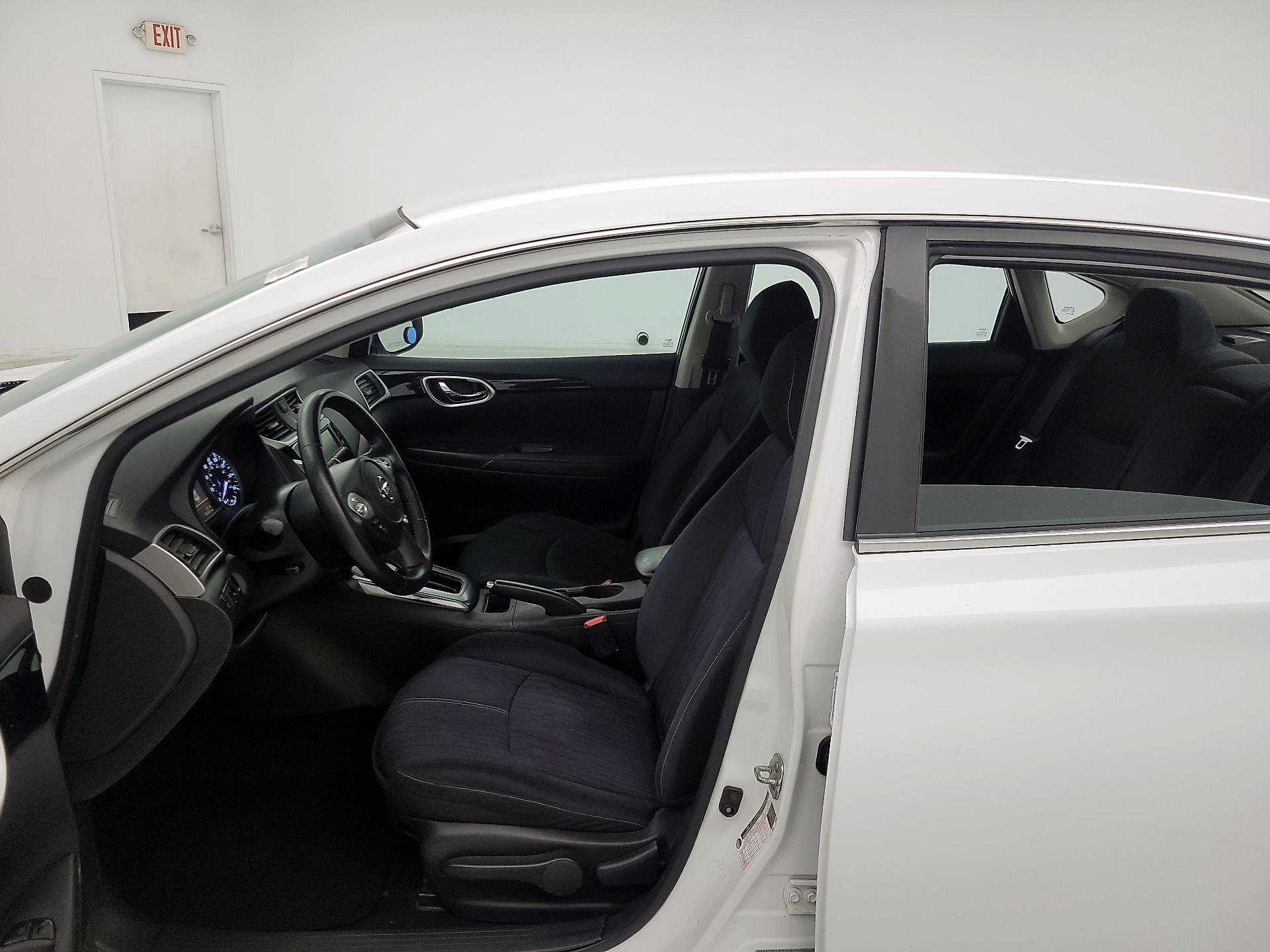 Thumbnail: 2019 Nissan Sentra - 11