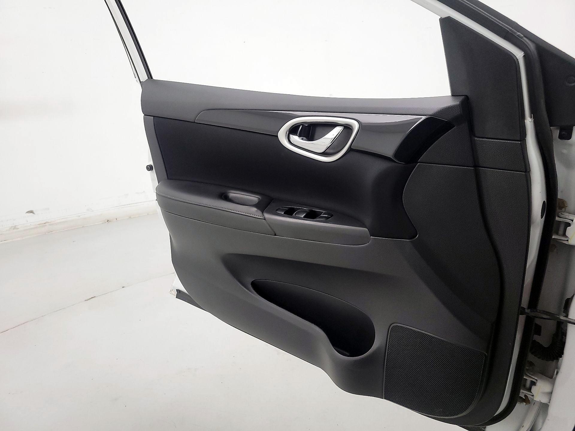 Thumbnail: 2019 Nissan Sentra - 12