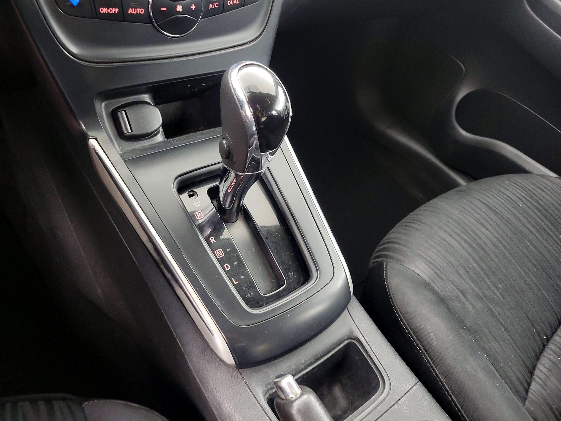 Thumbnail: 2019 Nissan Sentra - 17