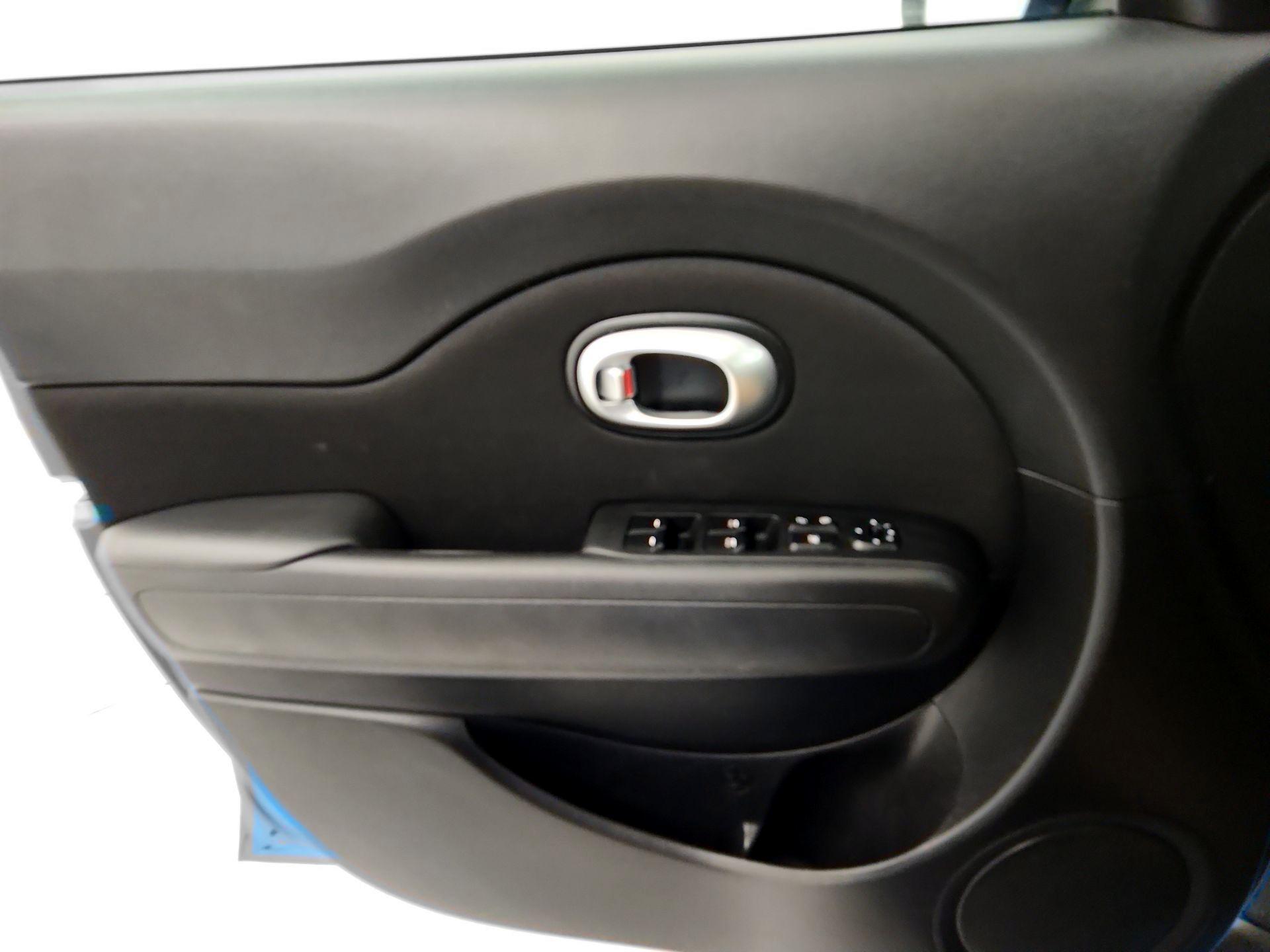 Thumbnail: 2016 Kia Soul - 12