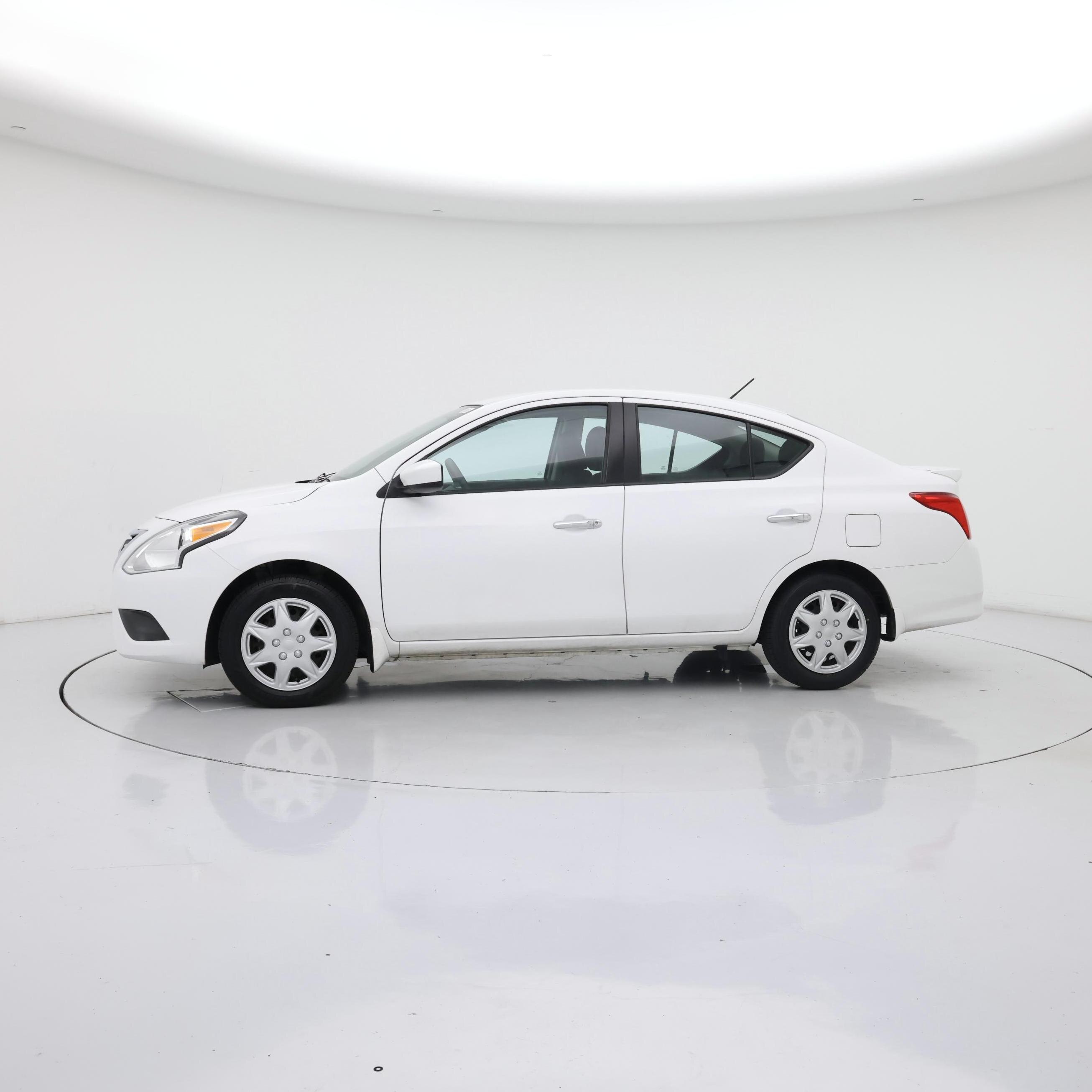 Thumbnail: 2018 Nissan Versa - 3