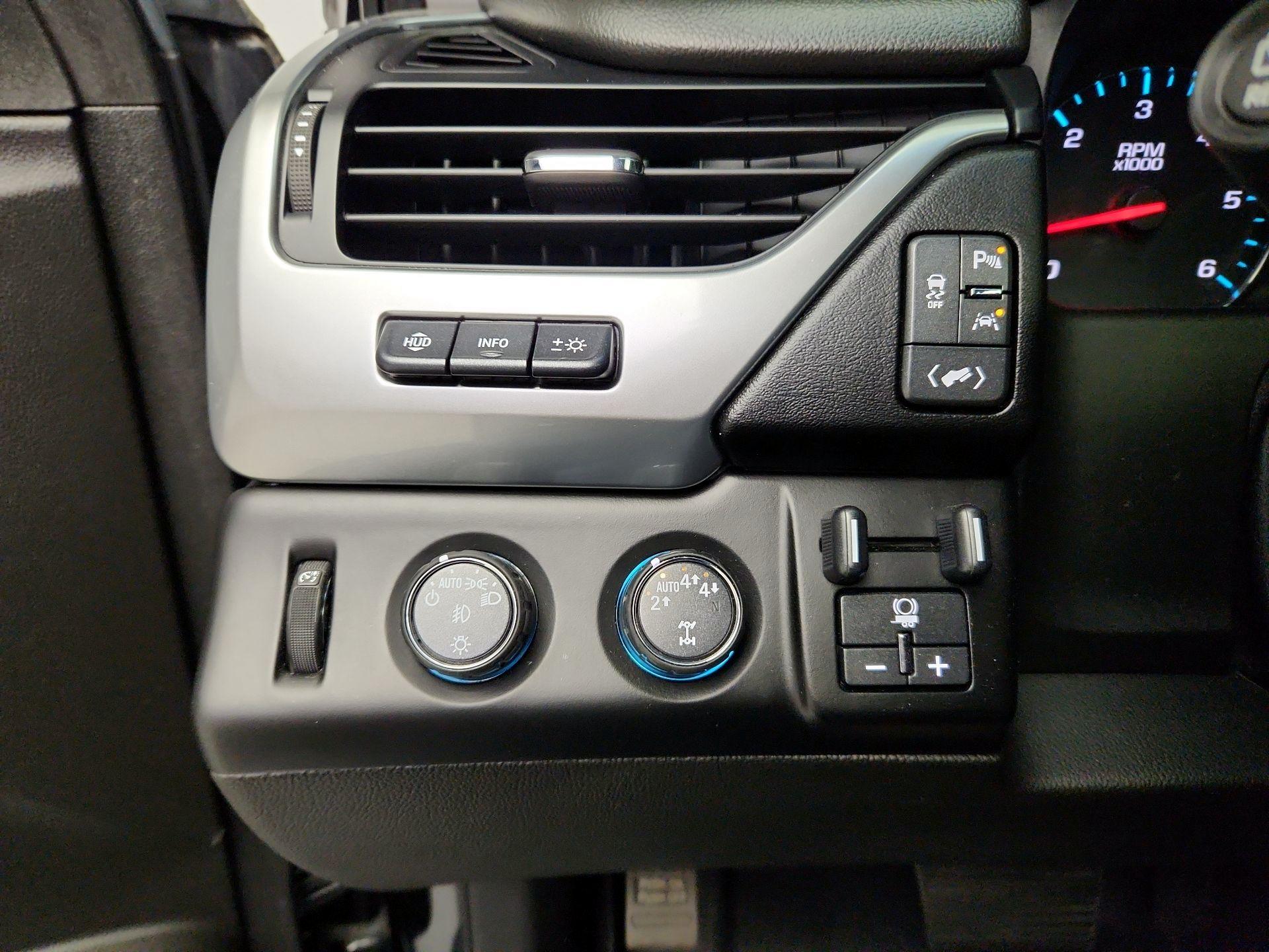 Thumbnail: 2019 Chevrolet Tahoe - 13