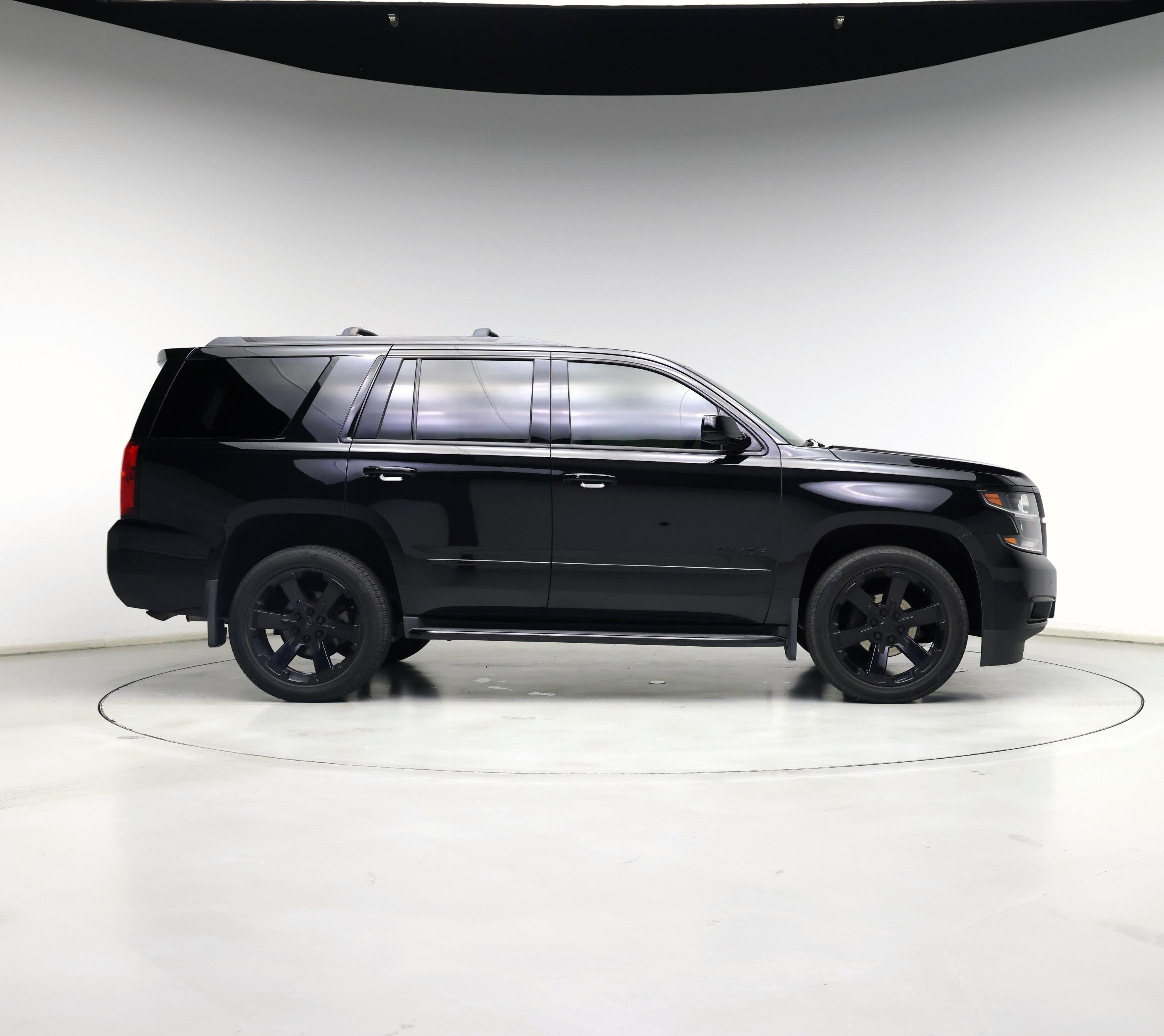 Thumbnail: 2019 Chevrolet Tahoe - 7