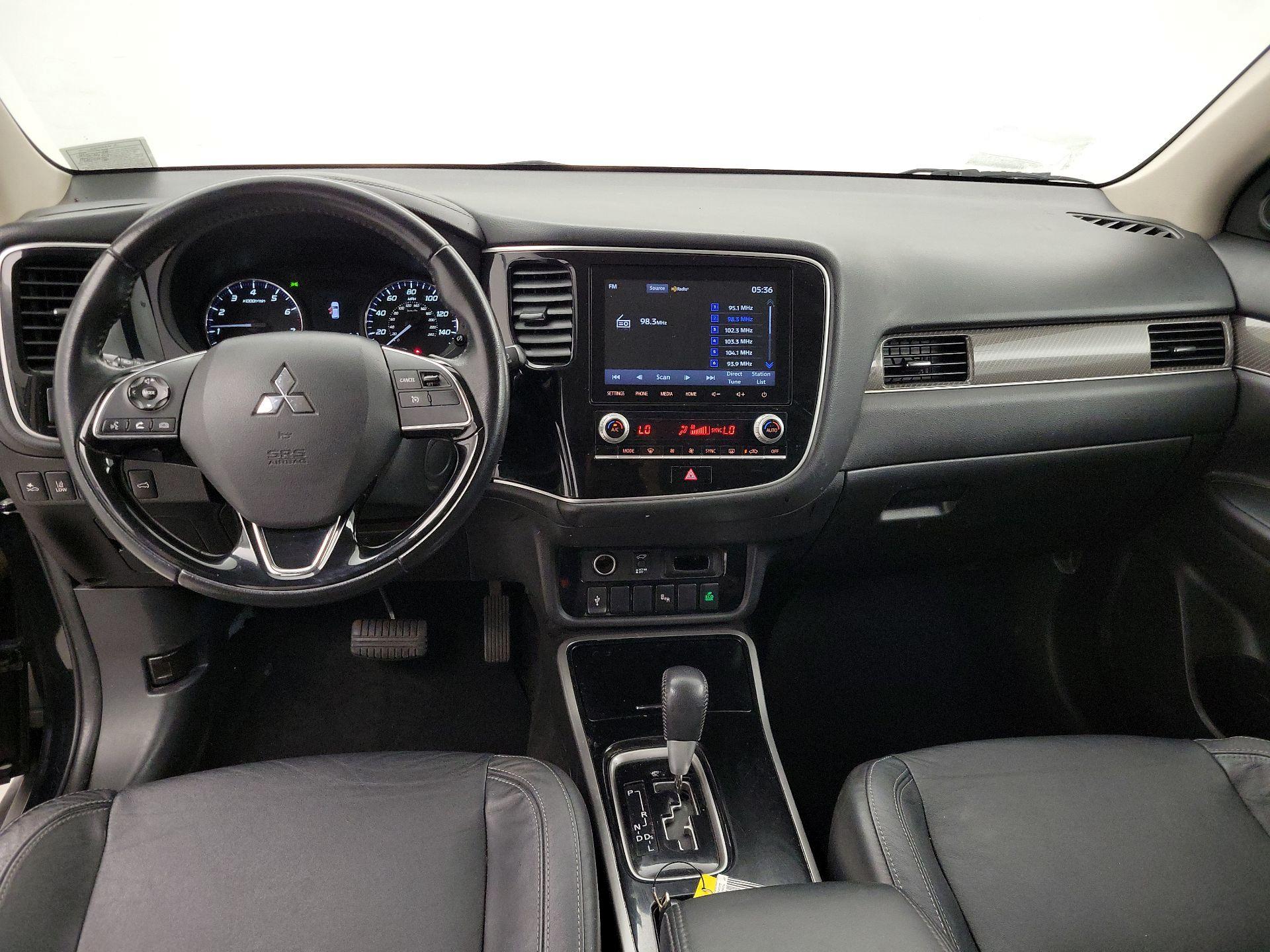Thumbnail: 2020 Mitsubishi Outlander - 9