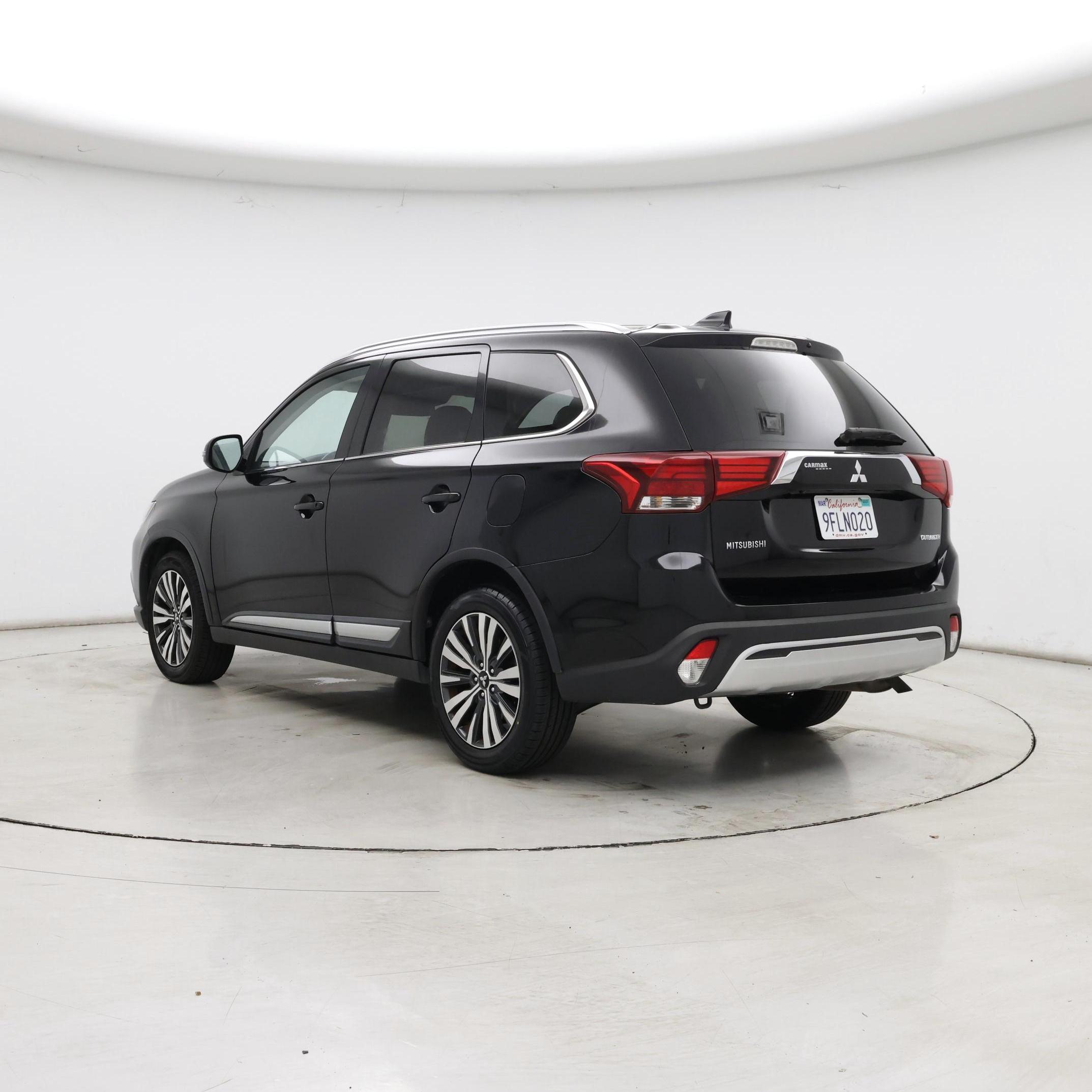 Thumbnail: 2020 Mitsubishi Outlander - 2