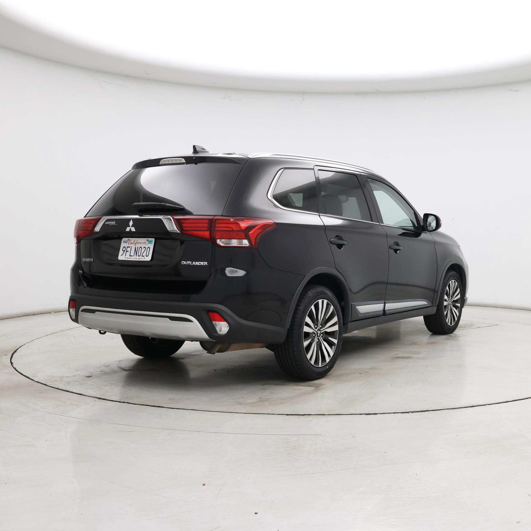 Thumbnail: 2020 Mitsubishi Outlander - 8