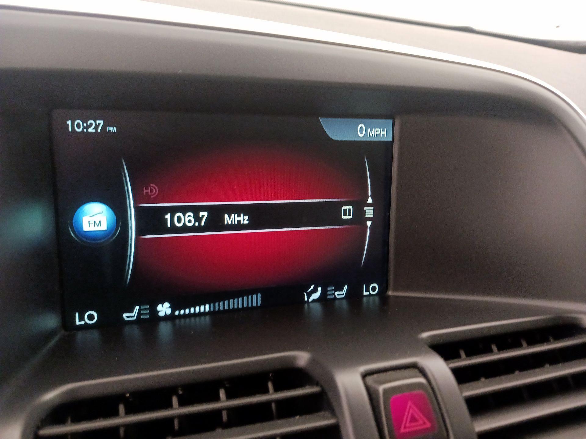 Thumbnail: 2016 Volvo XC60 - 16