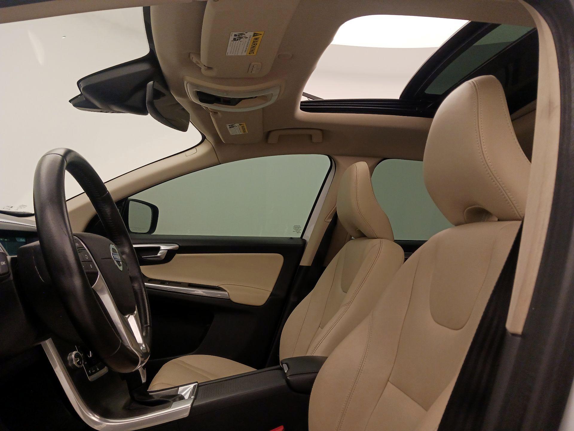 Thumbnail: 2016 Volvo XC60 - 20