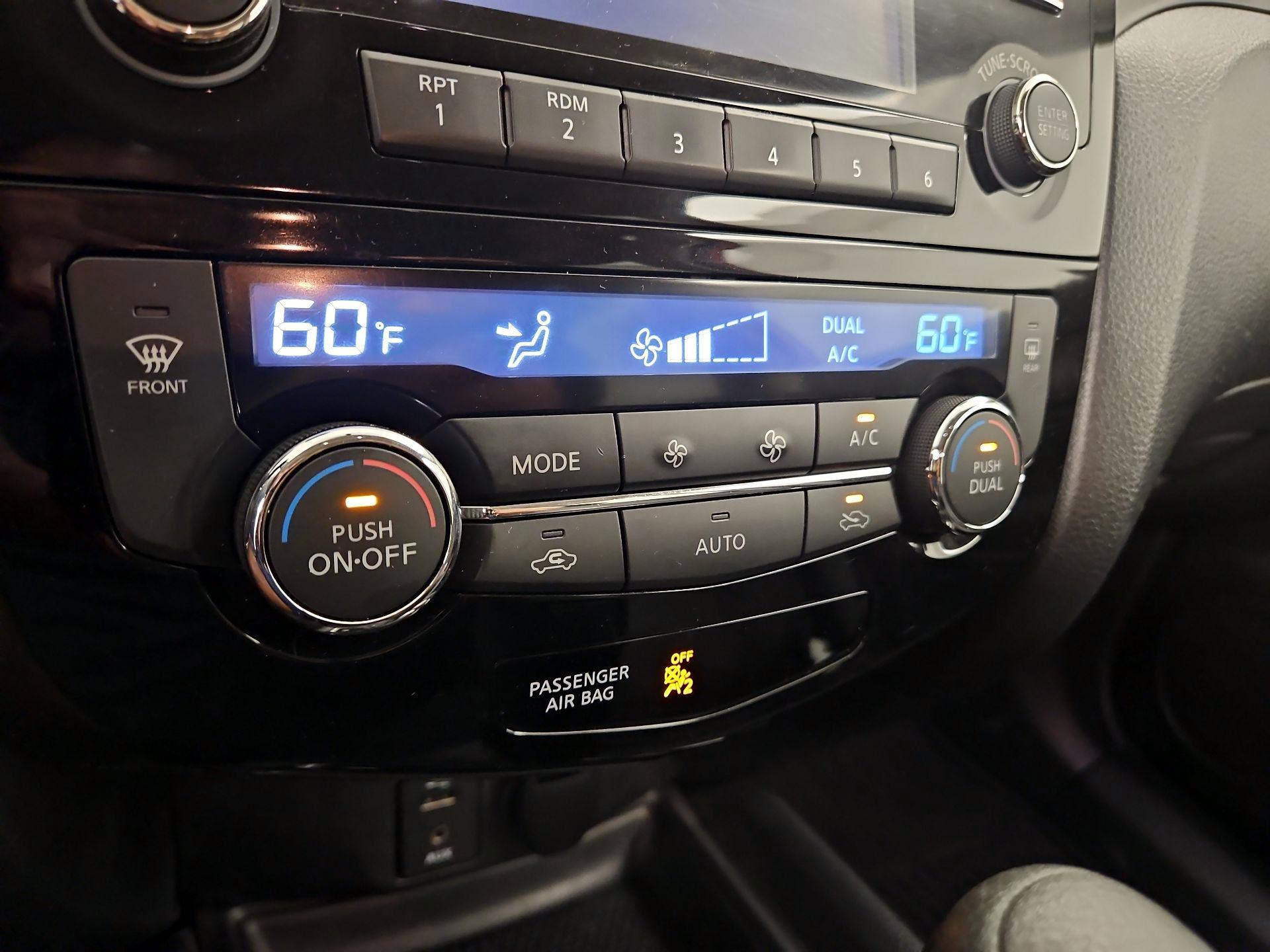 Thumbnail: 2016 Nissan Rogue - 14