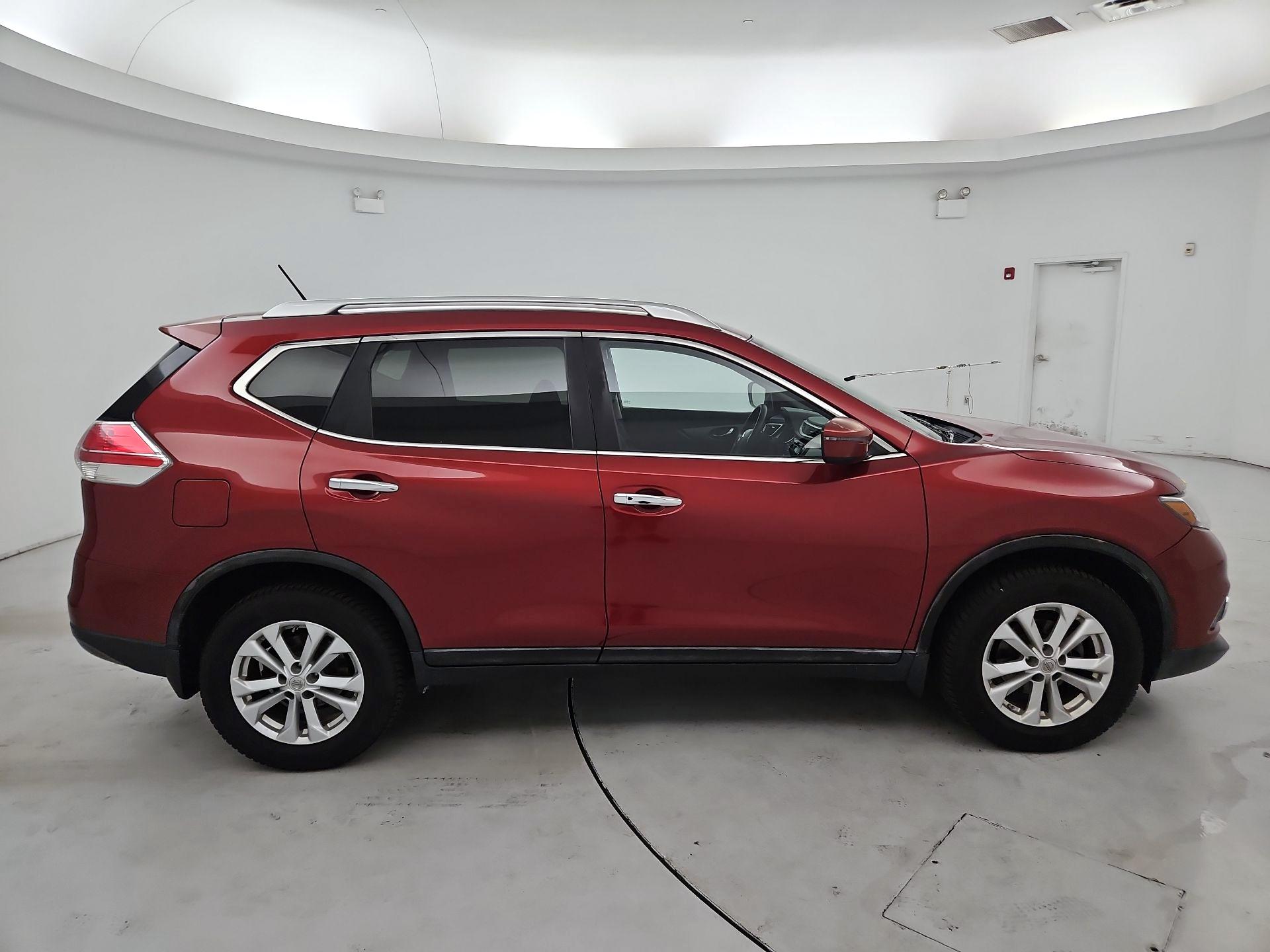 Thumbnail: 2016 Nissan Rogue - 4