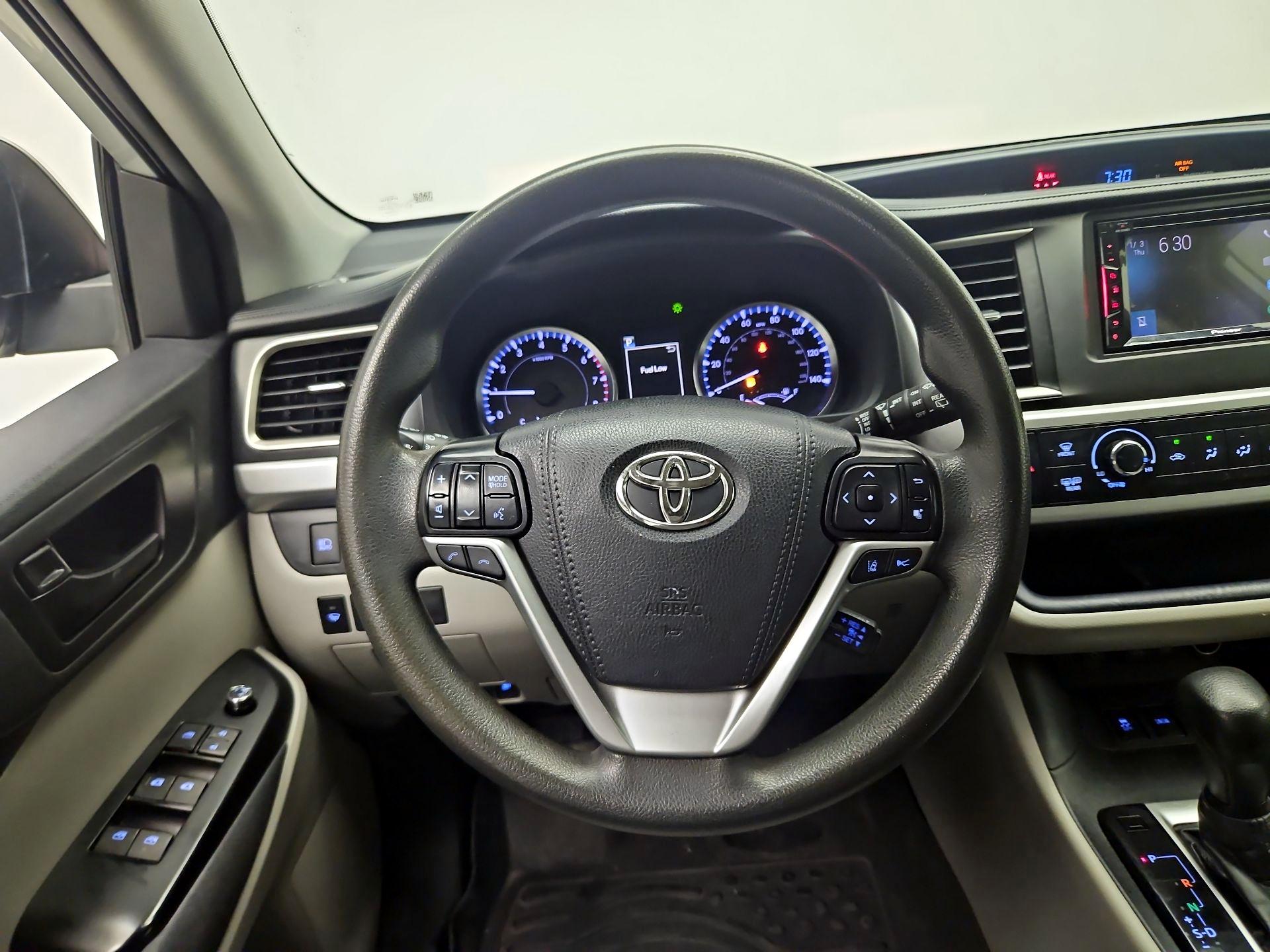 Thumbnail: 2019 Toyota Highlander - 10