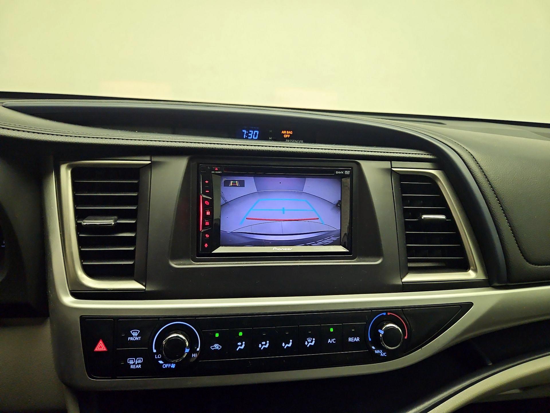 Thumbnail: 2019 Toyota Highlander - 13