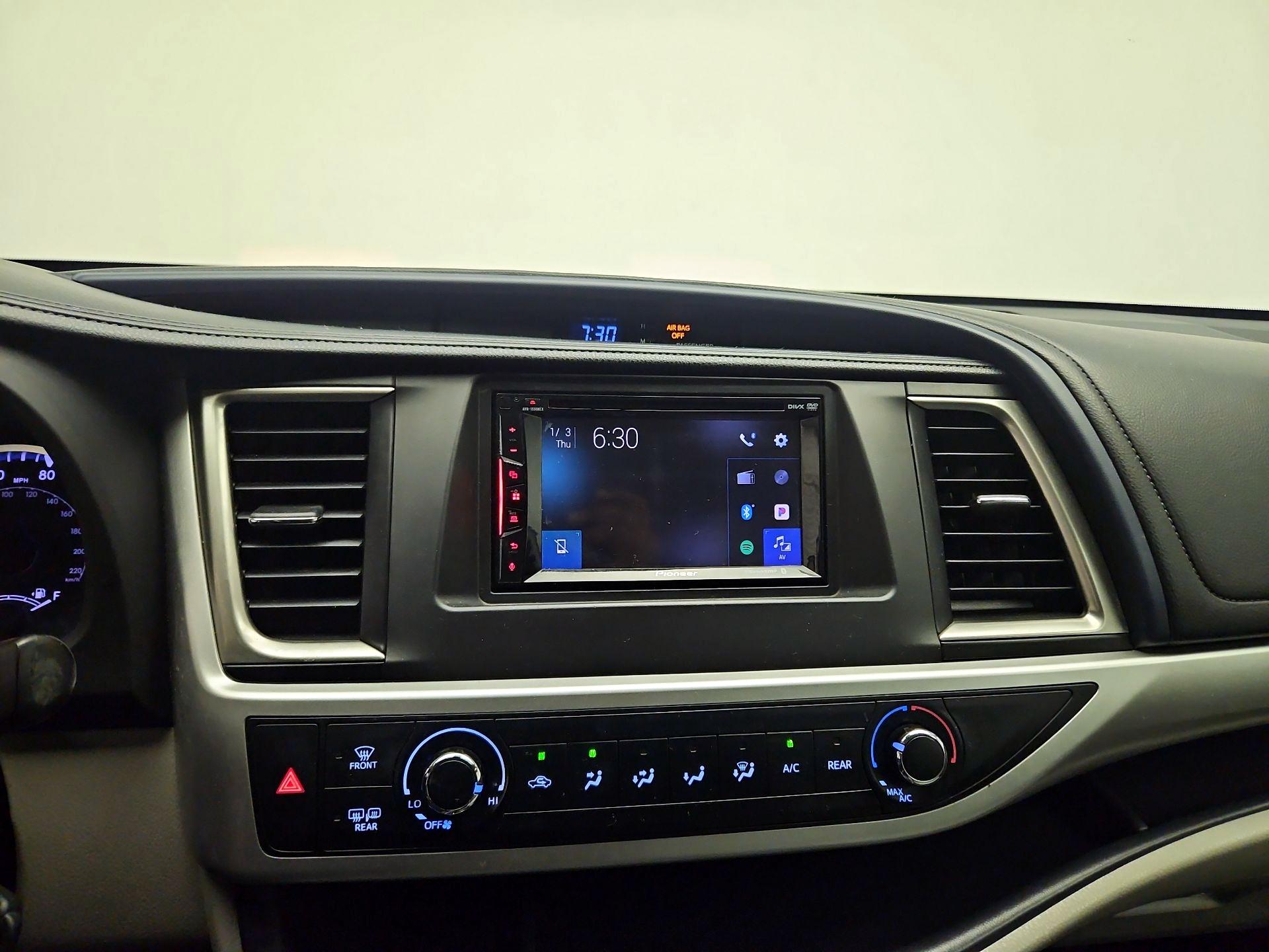 Thumbnail: 2019 Toyota Highlander - 14