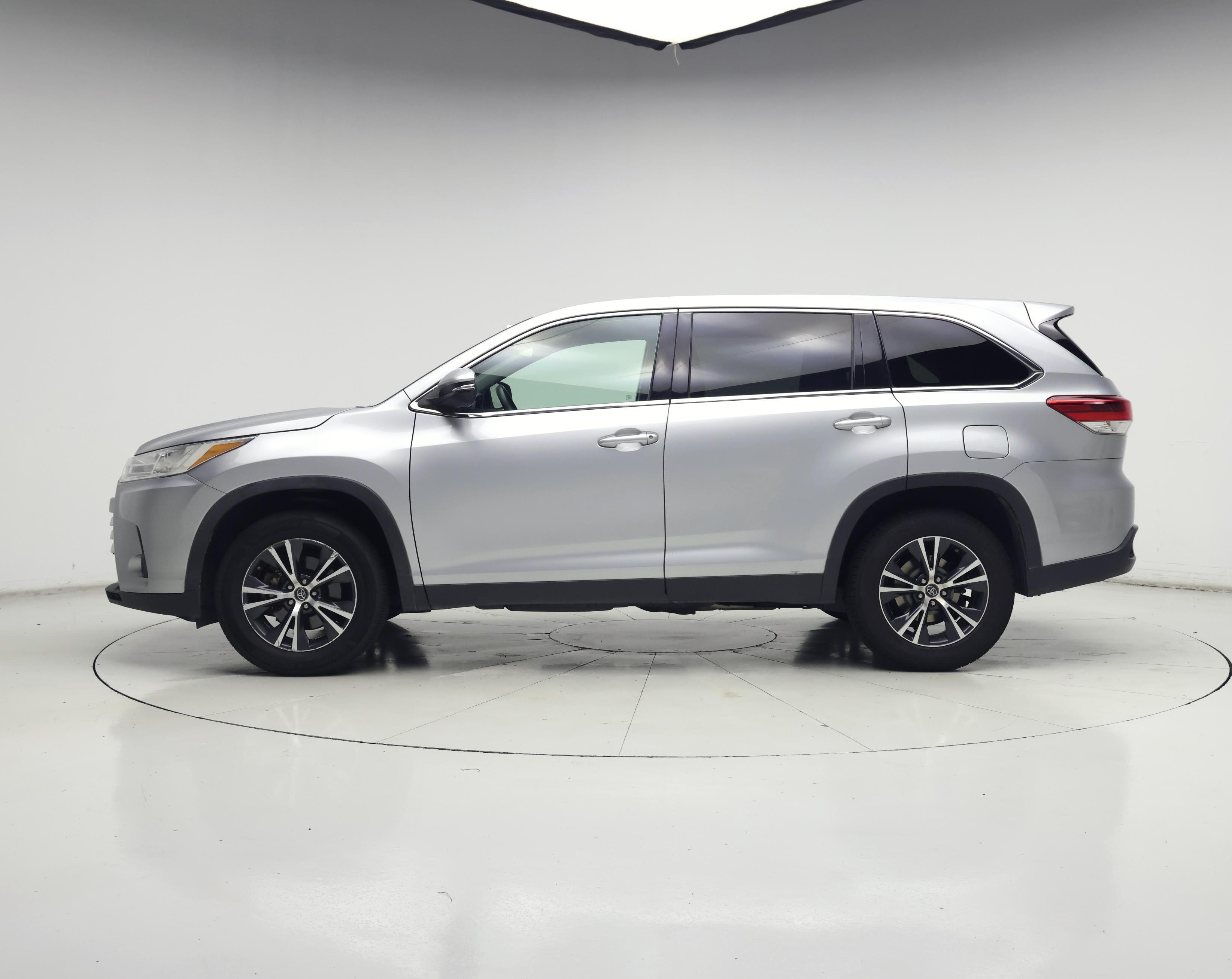 Thumbnail: 2019 Toyota Highlander - 3