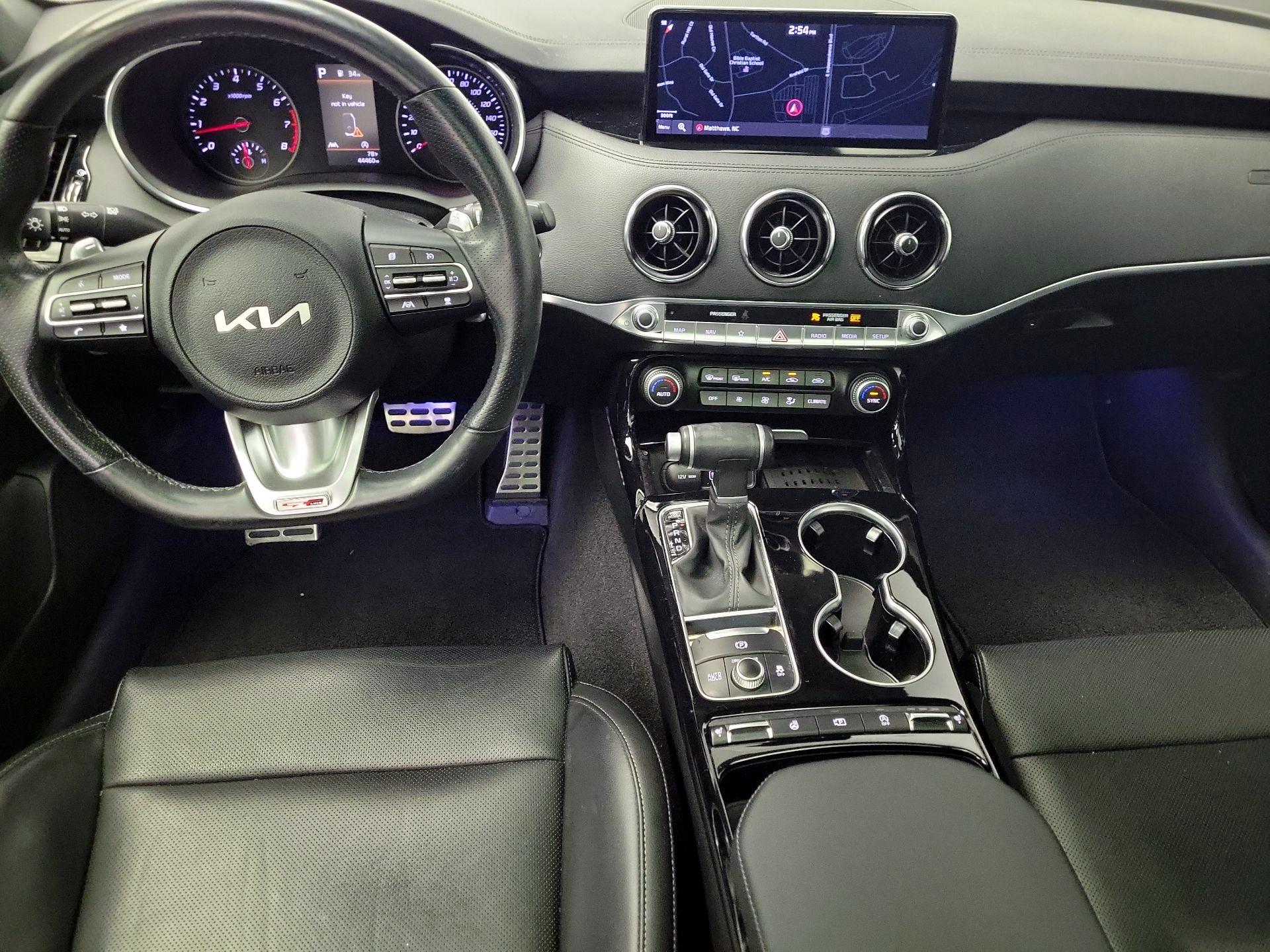 Thumbnail: 2022 Kia Stinger - 9