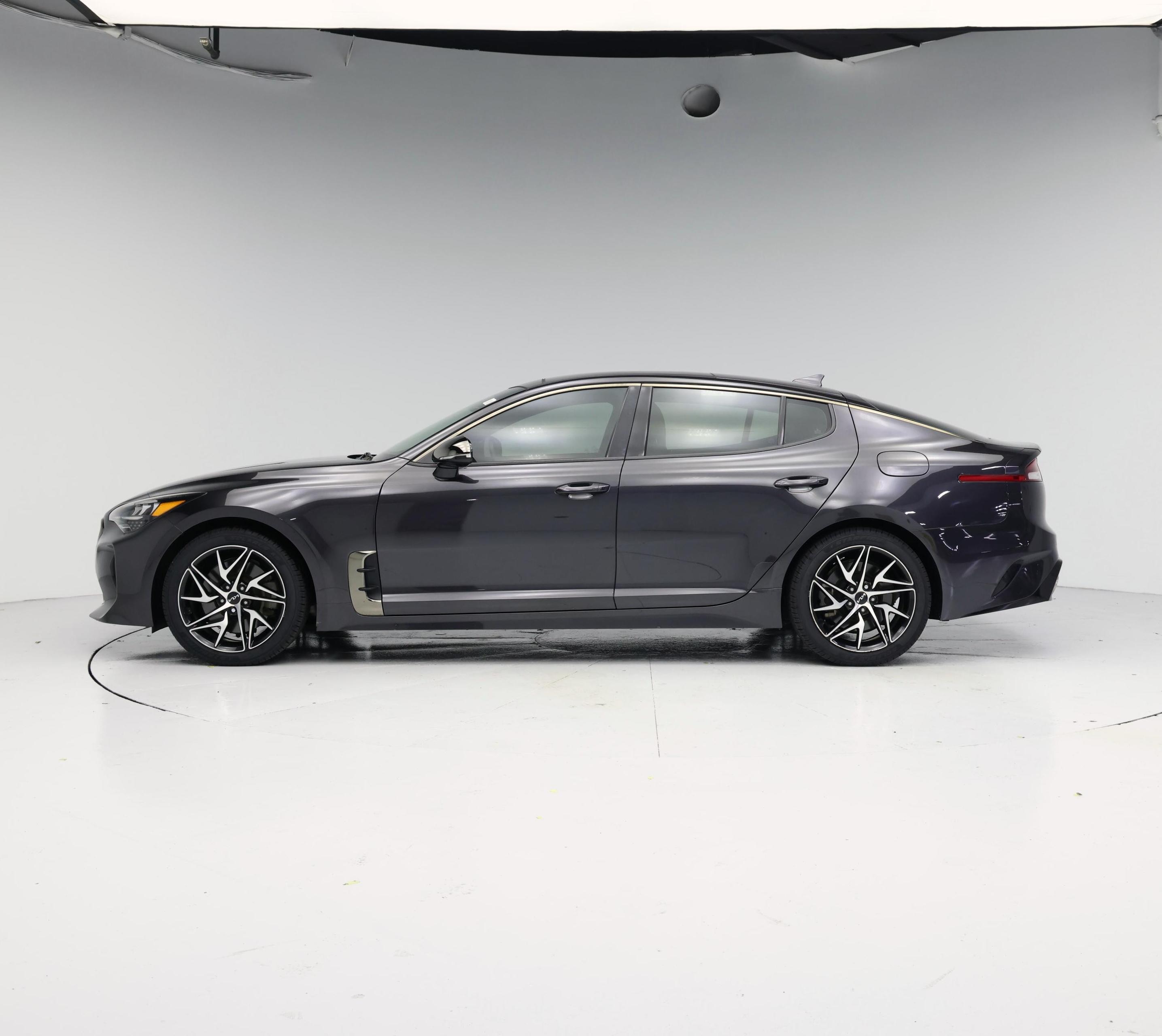 Thumbnail: 2022 Kia Stinger - 3