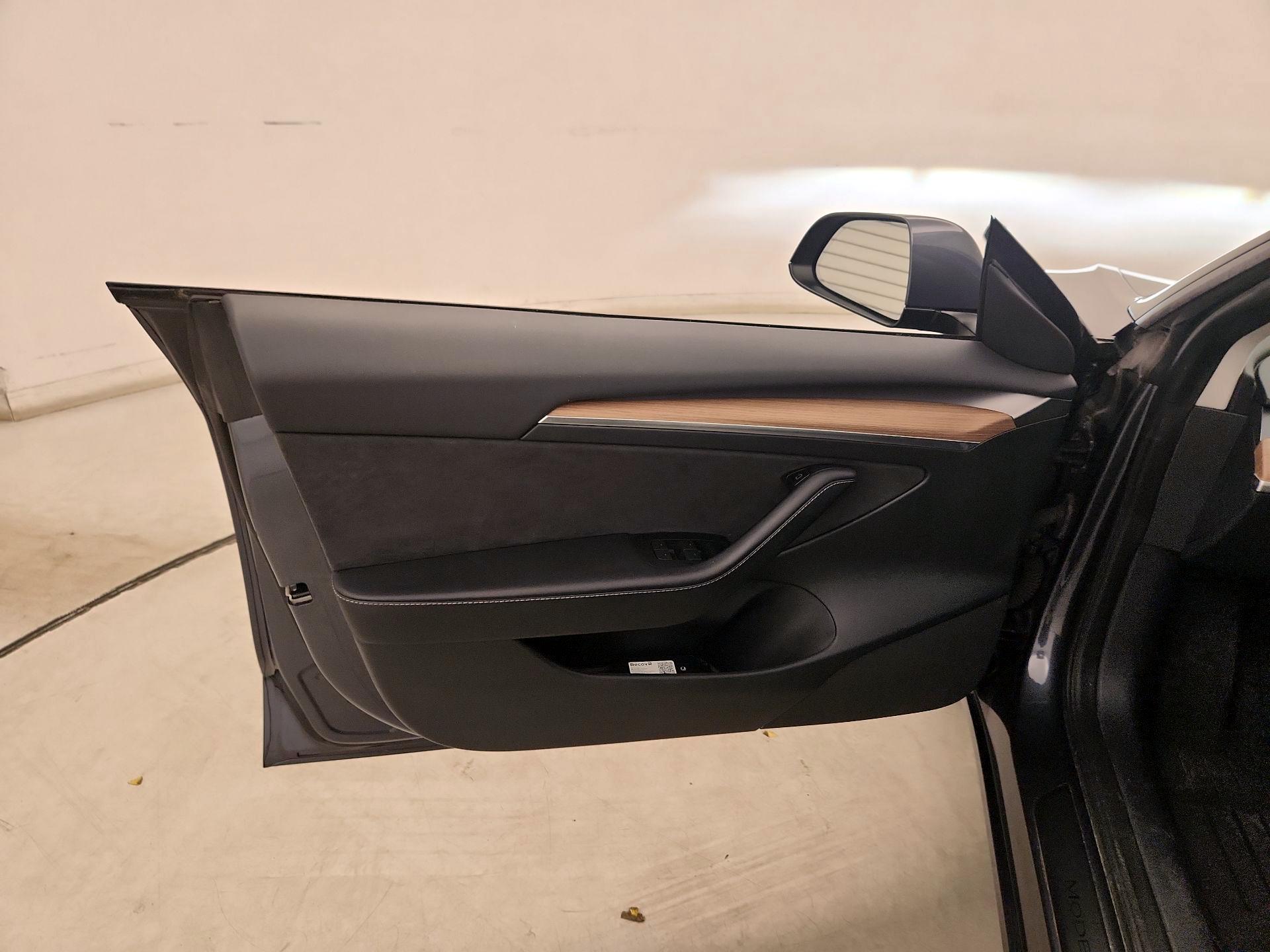 Thumbnail: 2023 Tesla Model 3 - 12