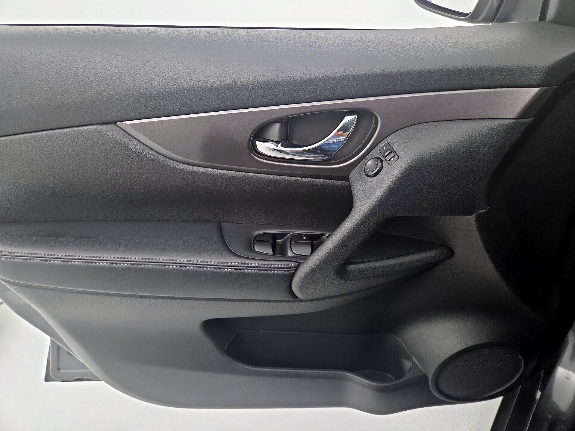 Thumbnail: 2014 Nissan Rogue - 12