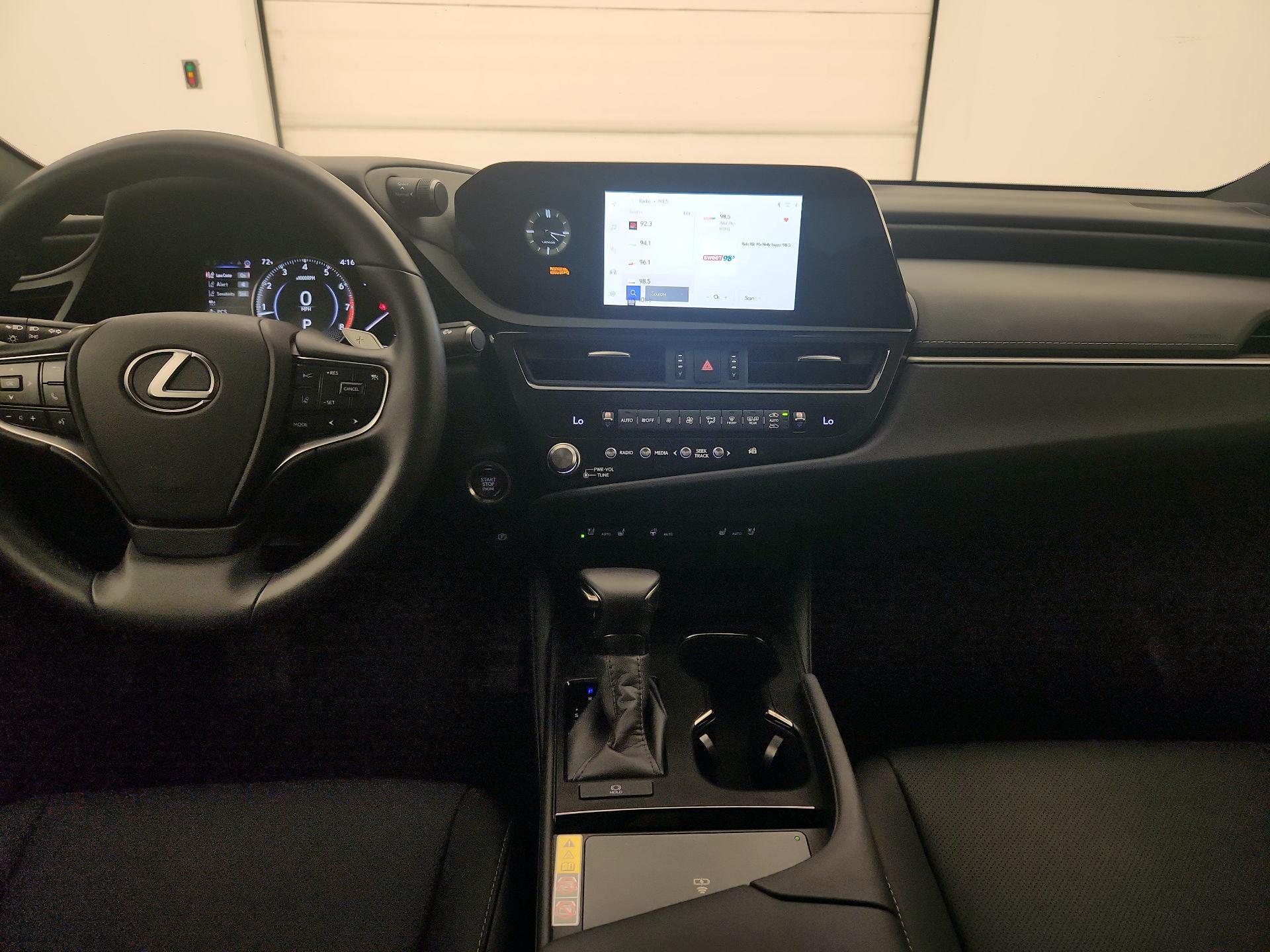Thumbnail: 2025 Lexus ES - 9