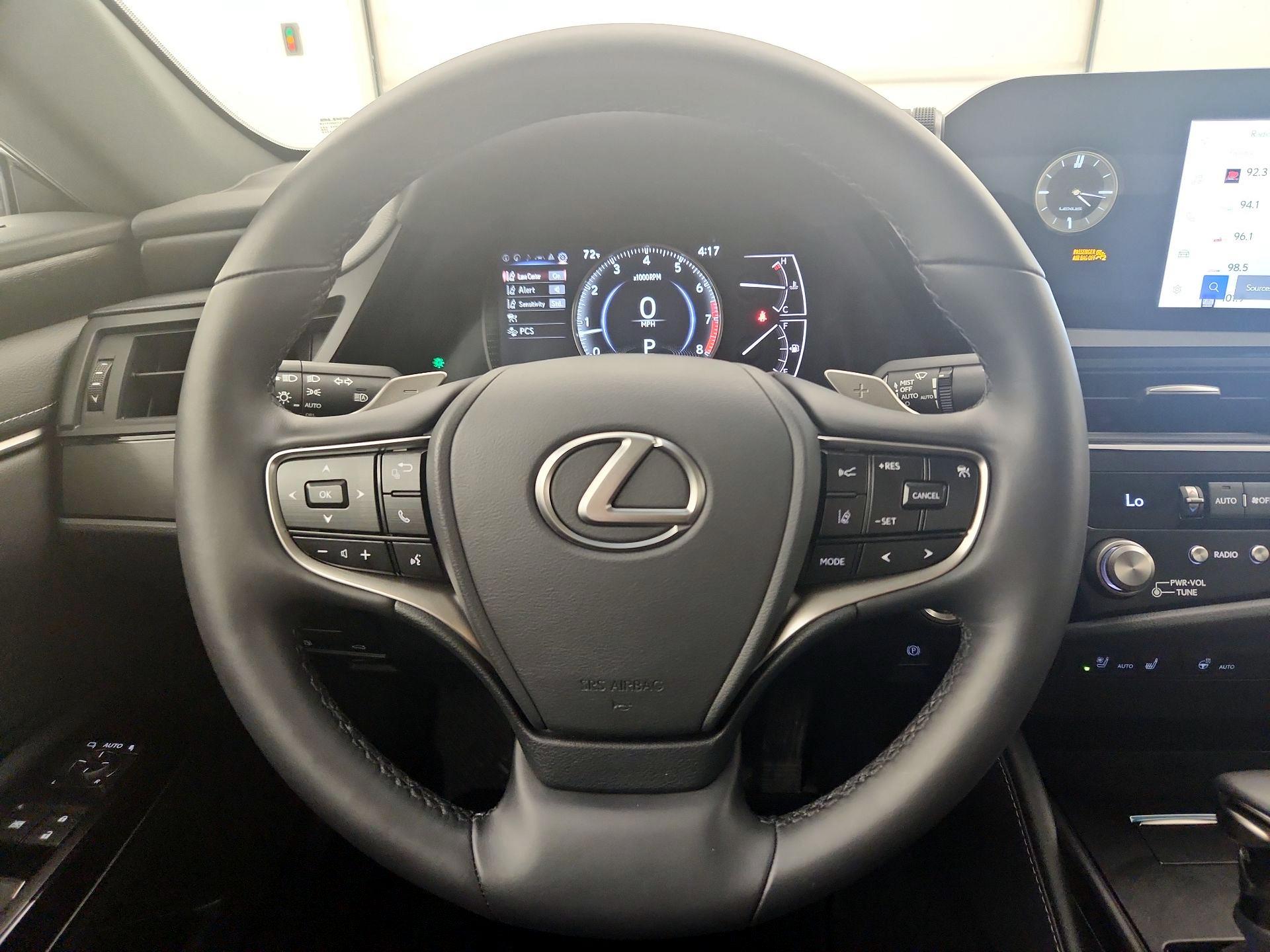 Thumbnail: 2025 Lexus ES - 10
