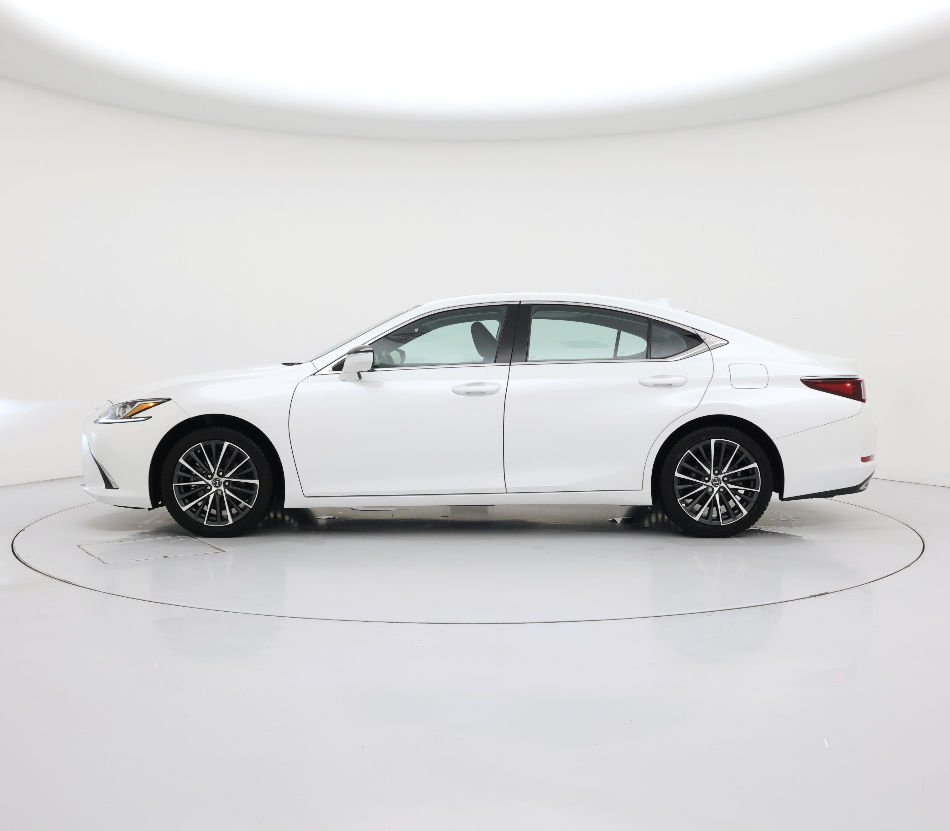 Thumbnail: 2025 Lexus ES - 3