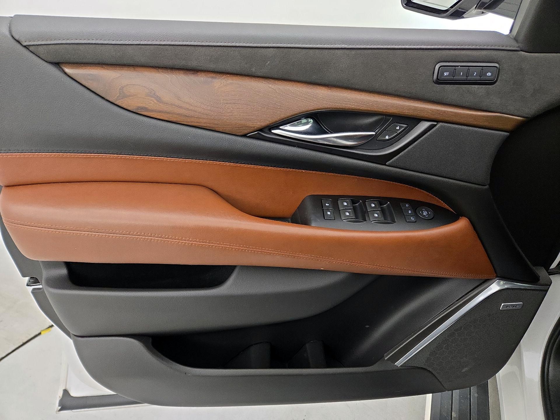 Thumbnail: 2020 Cadillac Escalade - 12