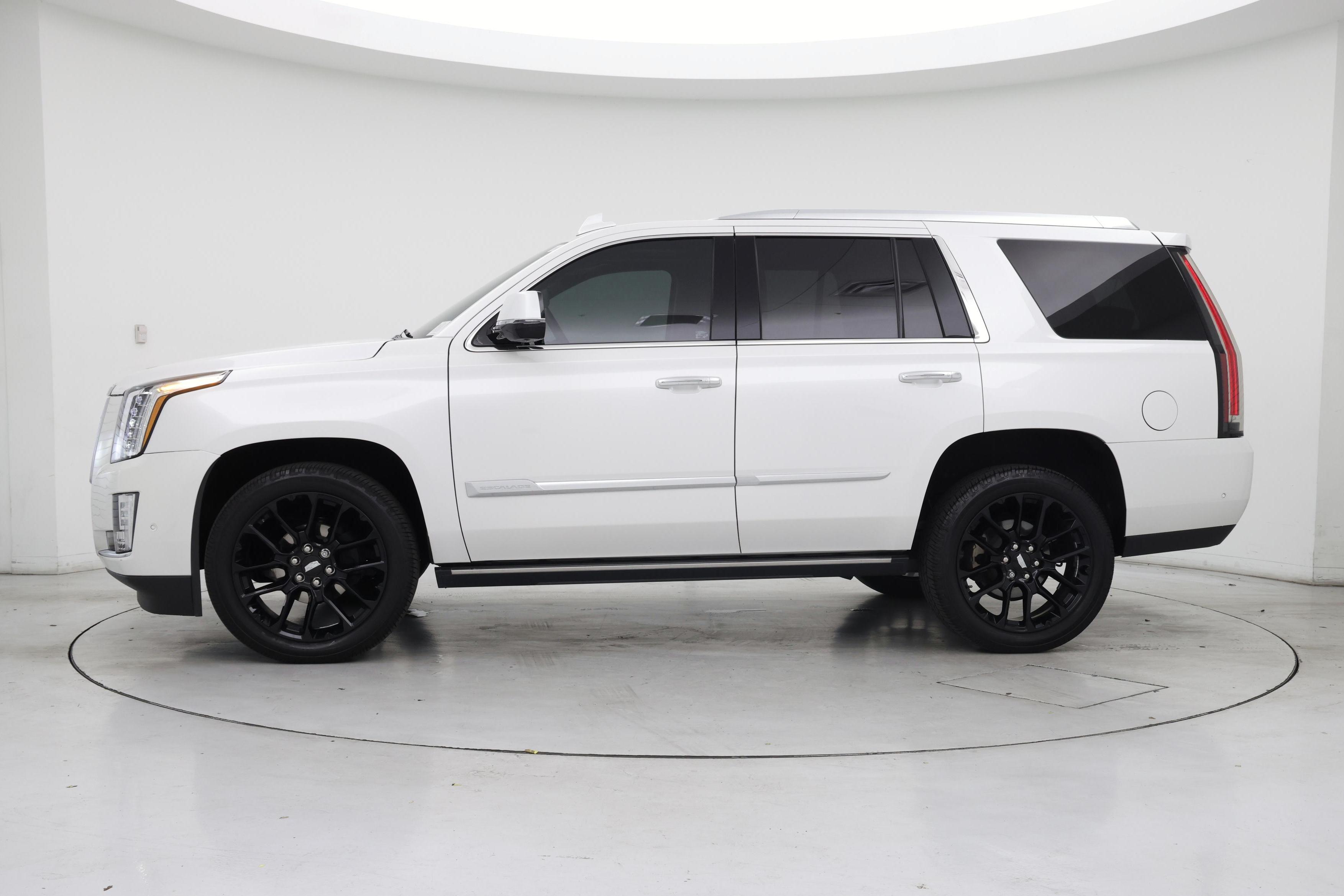 Thumbnail: 2020 Cadillac Escalade - 3