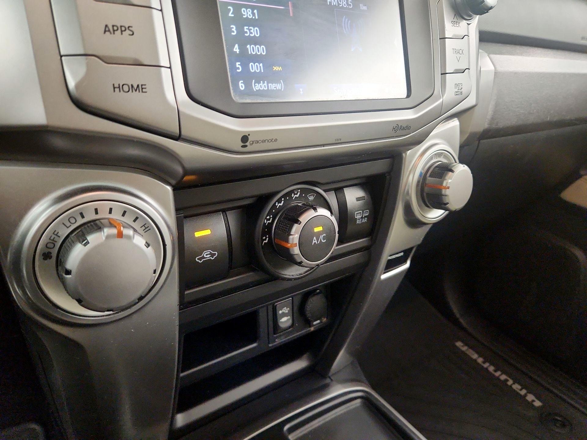 Thumbnail: 2014 Toyota 4Runner - 17