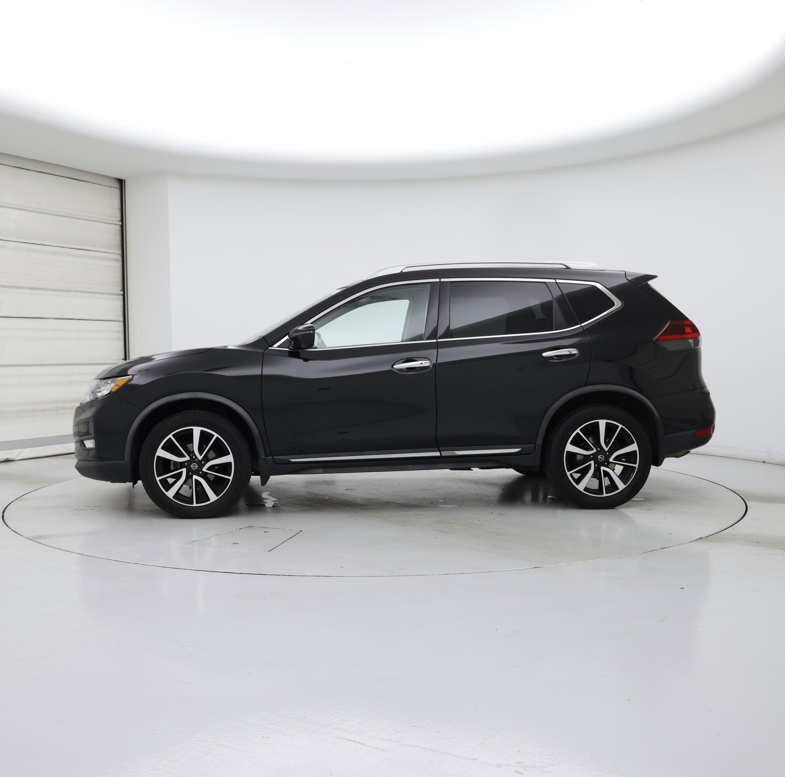 Thumbnail: 2018 Nissan Rogue - 3