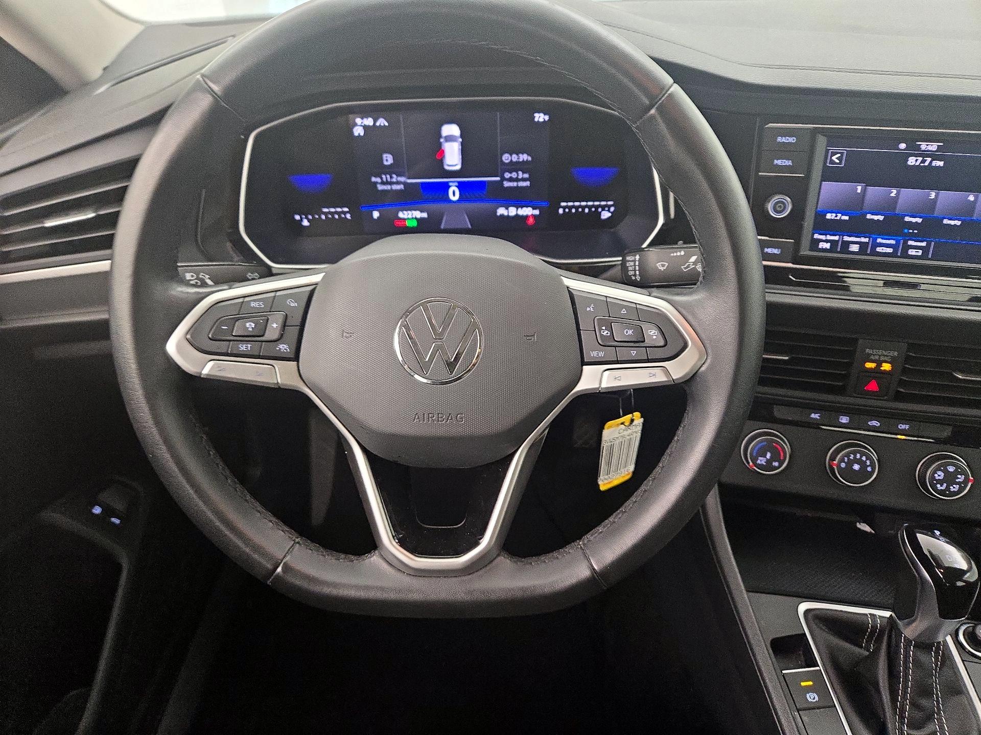 Thumbnail: 2024 Volkswagen Jetta - 10