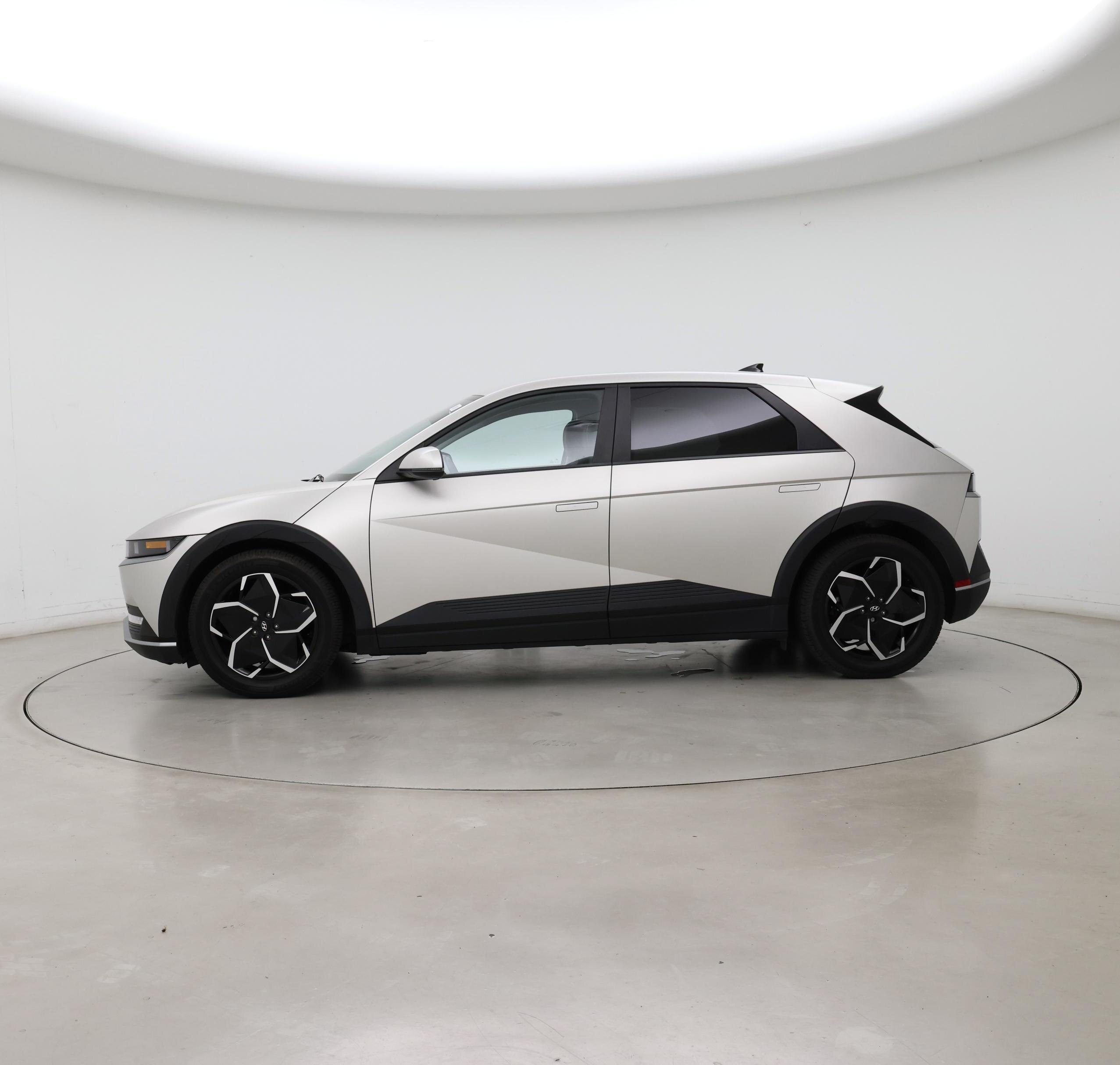 Thumbnail: 2023 Hyundai Ioniq 5 - 3