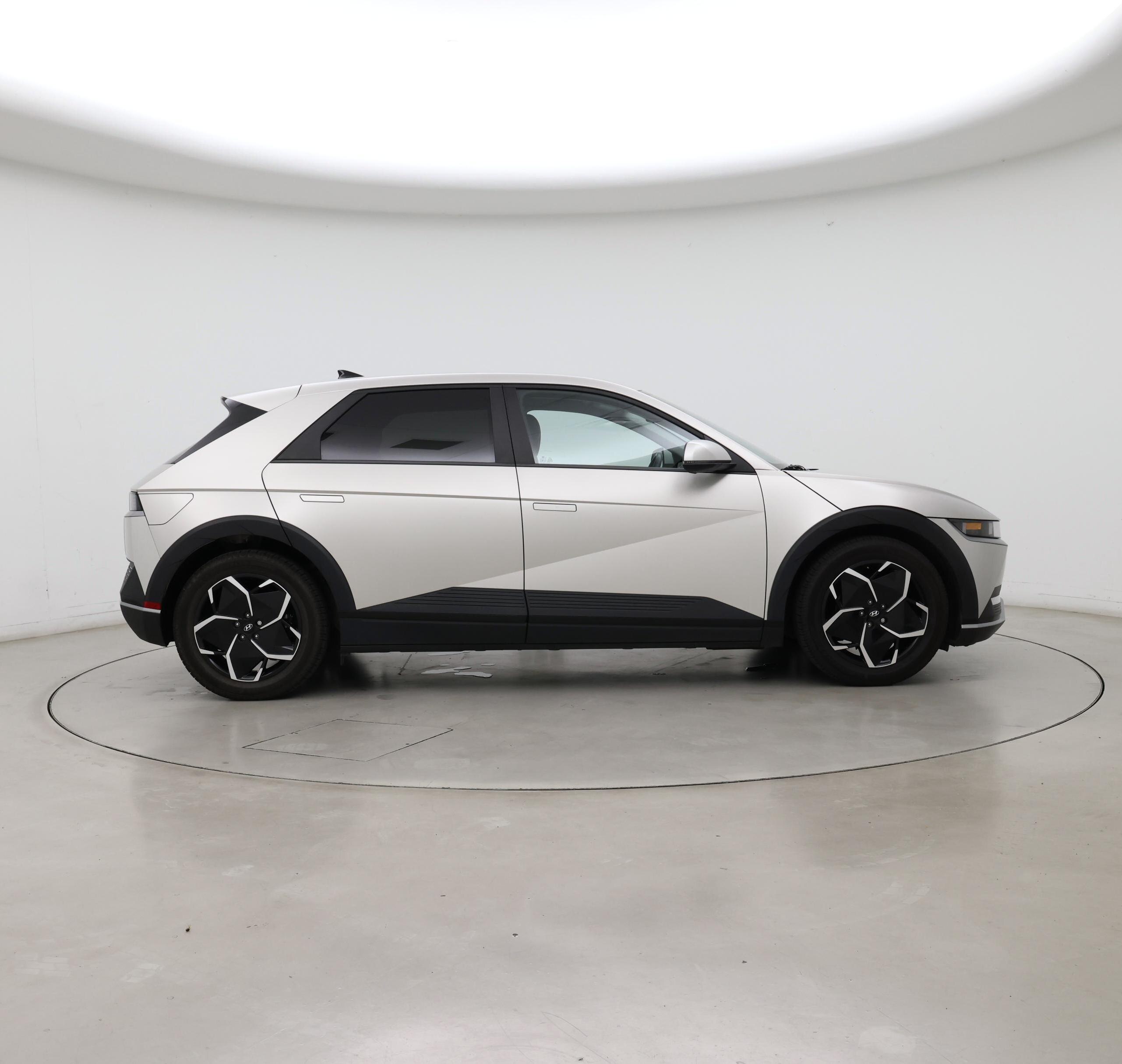Thumbnail: 2023 Hyundai Ioniq 5 - 7