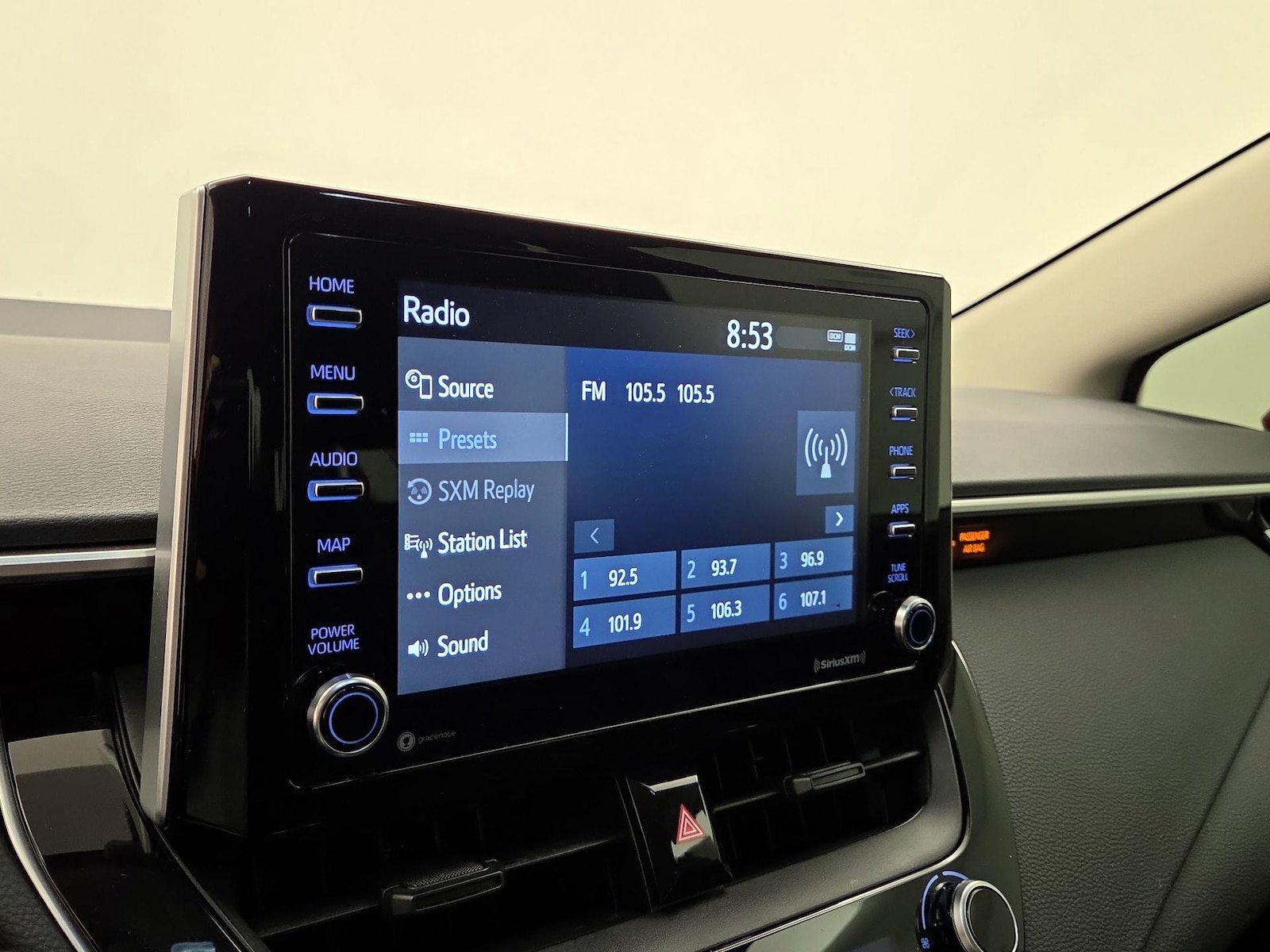 2021 Toyota Corolla LE - Photo 16
