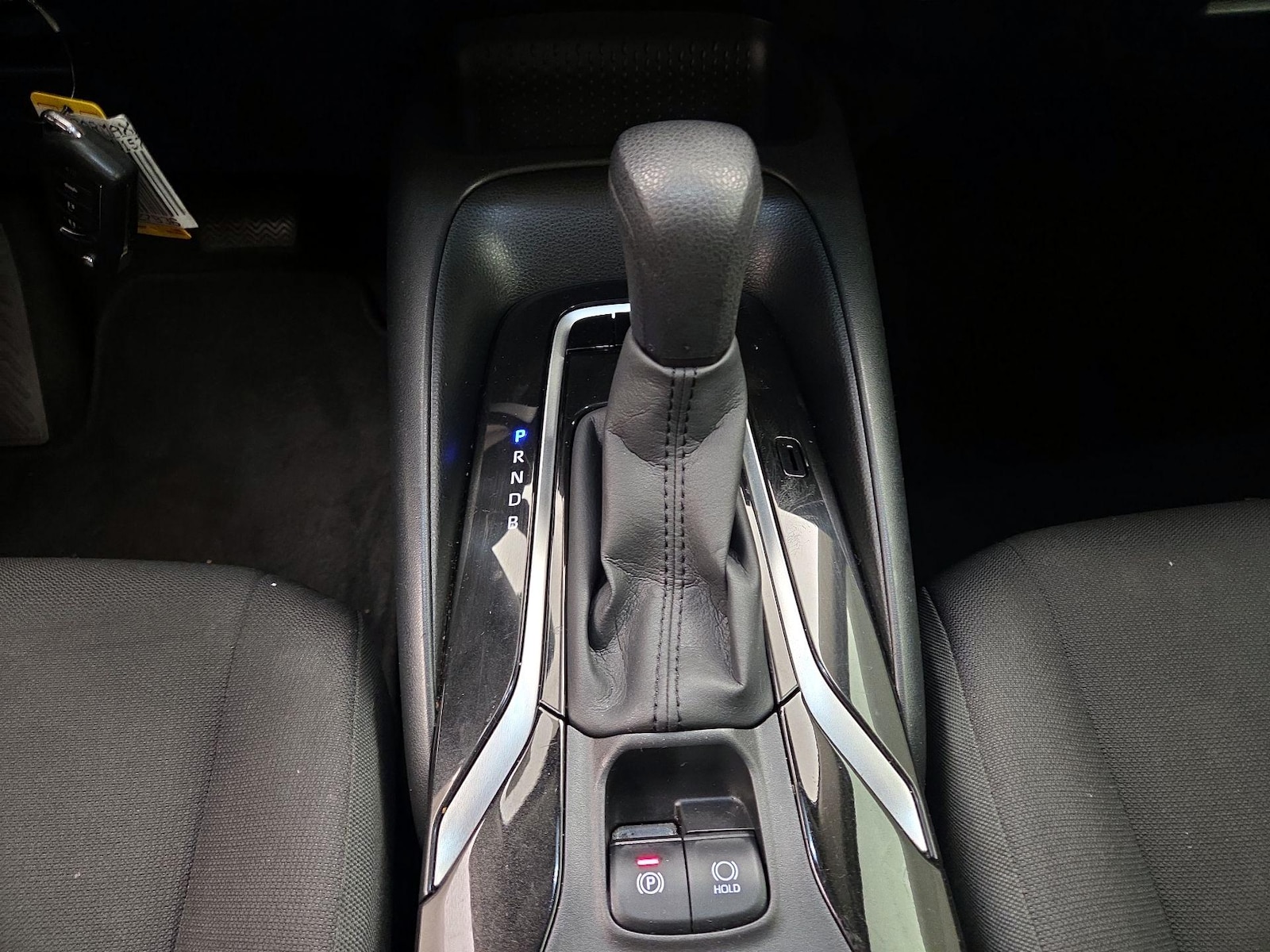 2021 Toyota Corolla LE - Photo 18