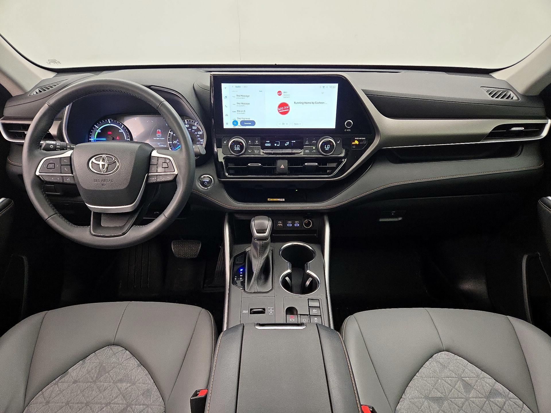 Thumbnail: 2023 Toyota Highlander - 9