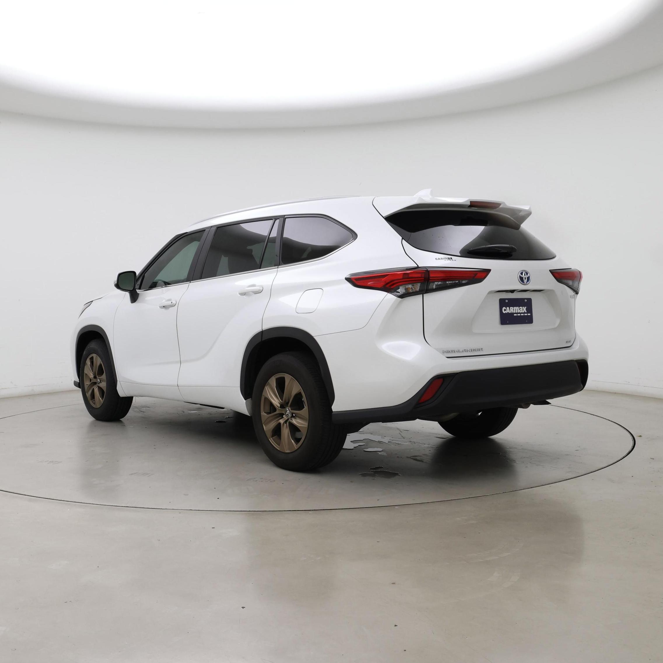 Thumbnail: 2023 Toyota Highlander - 2