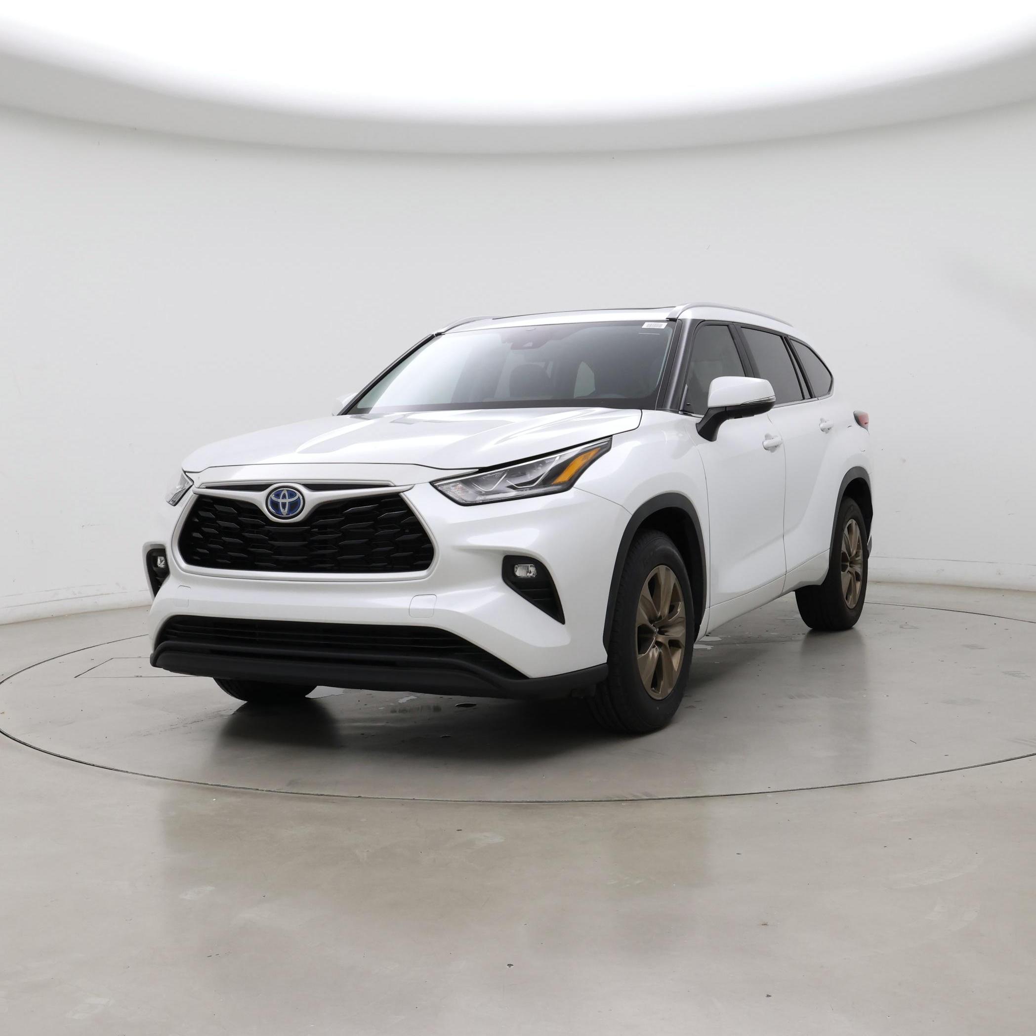 Thumbnail: 2023 Toyota Highlander - 4