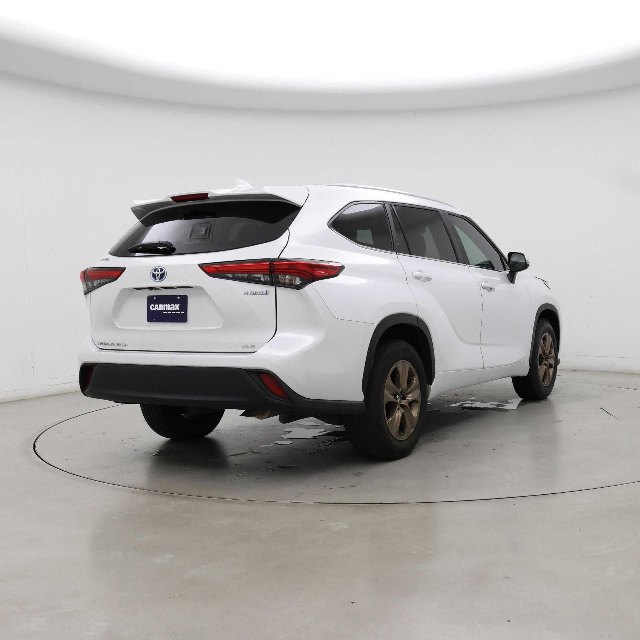 Thumbnail: 2023 Toyota Highlander - 8