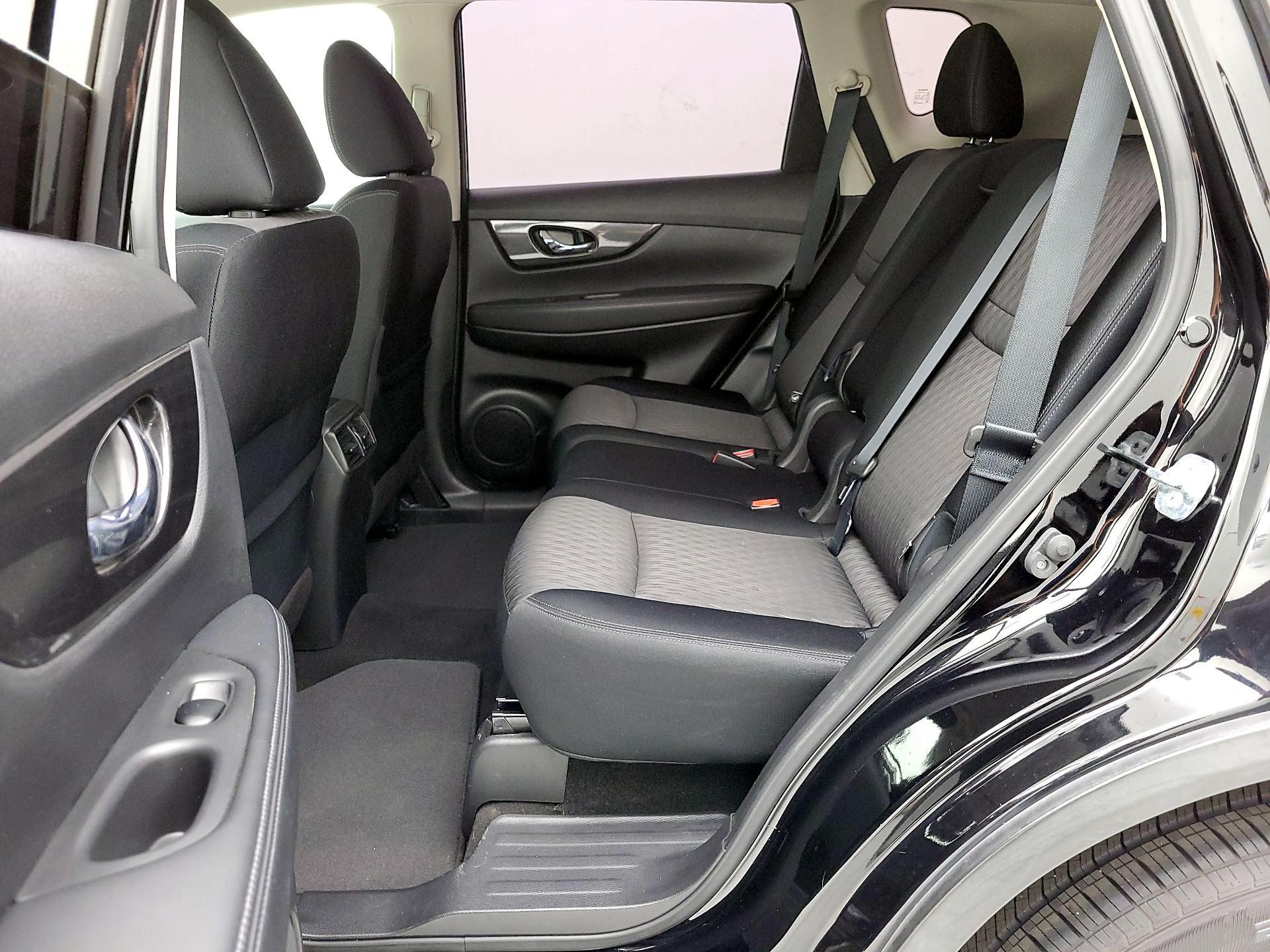 Thumbnail: 2017 Nissan Rogue - 19