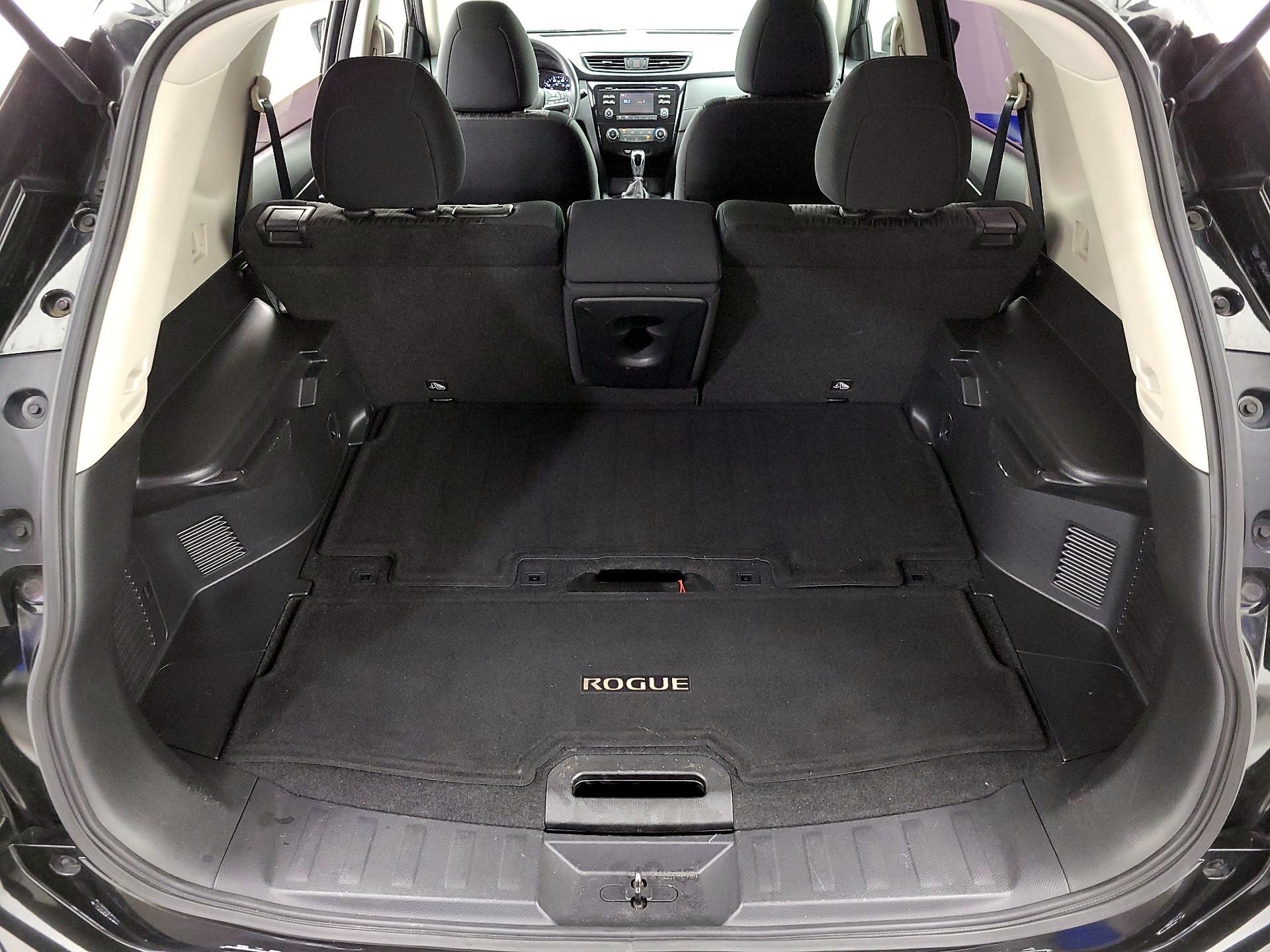 Thumbnail: 2017 Nissan Rogue - 20