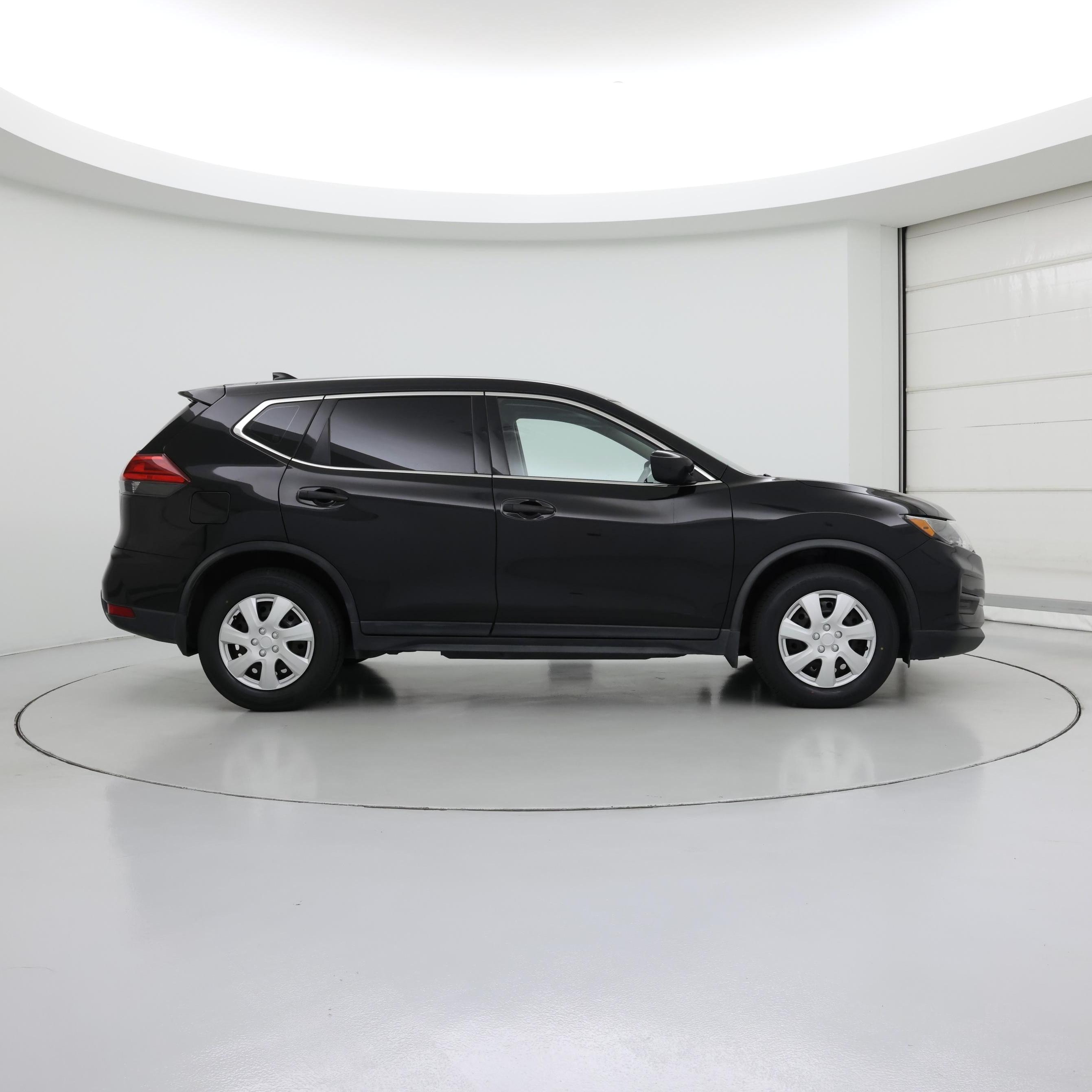 Thumbnail: 2017 Nissan Rogue - 7