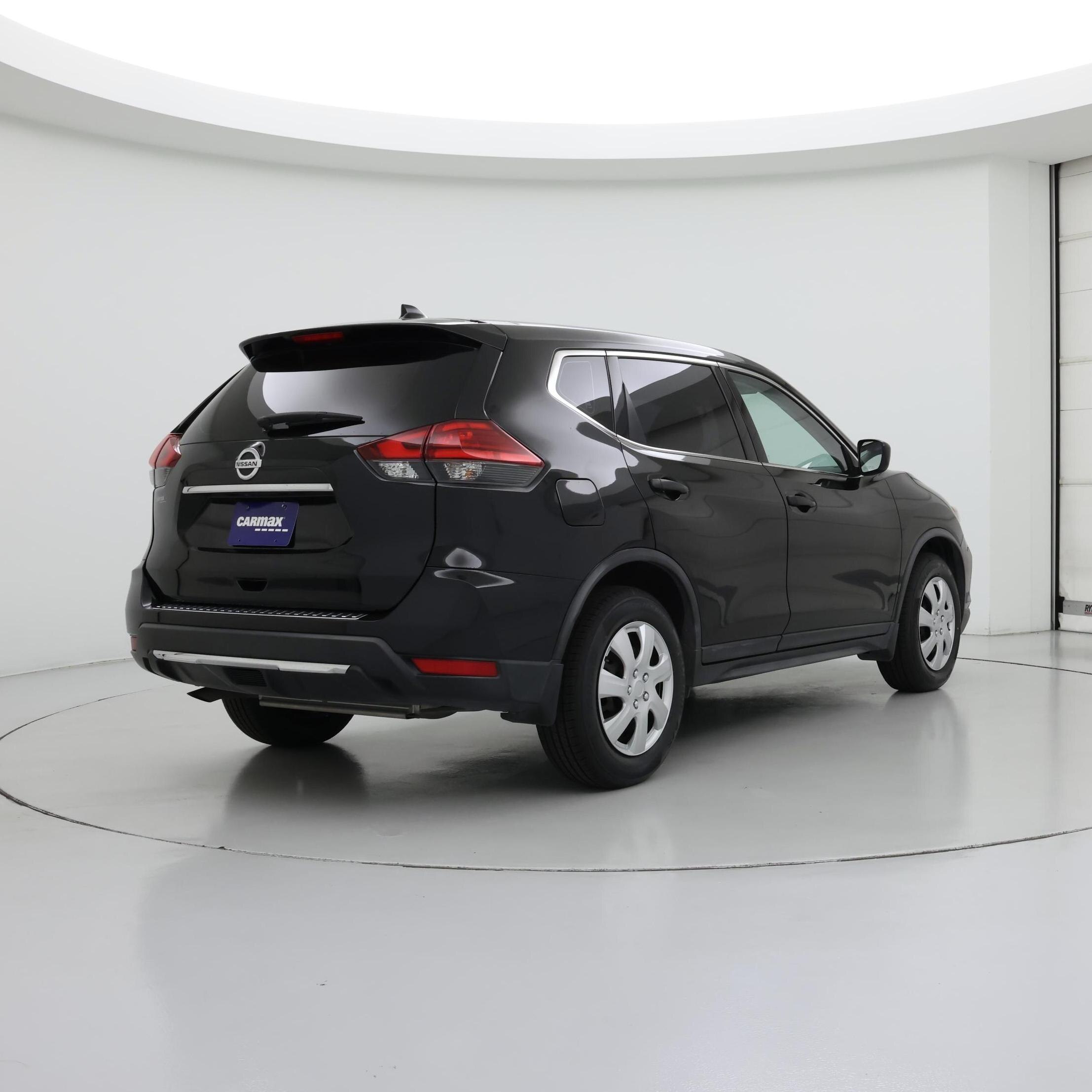 Thumbnail: 2017 Nissan Rogue - 8
