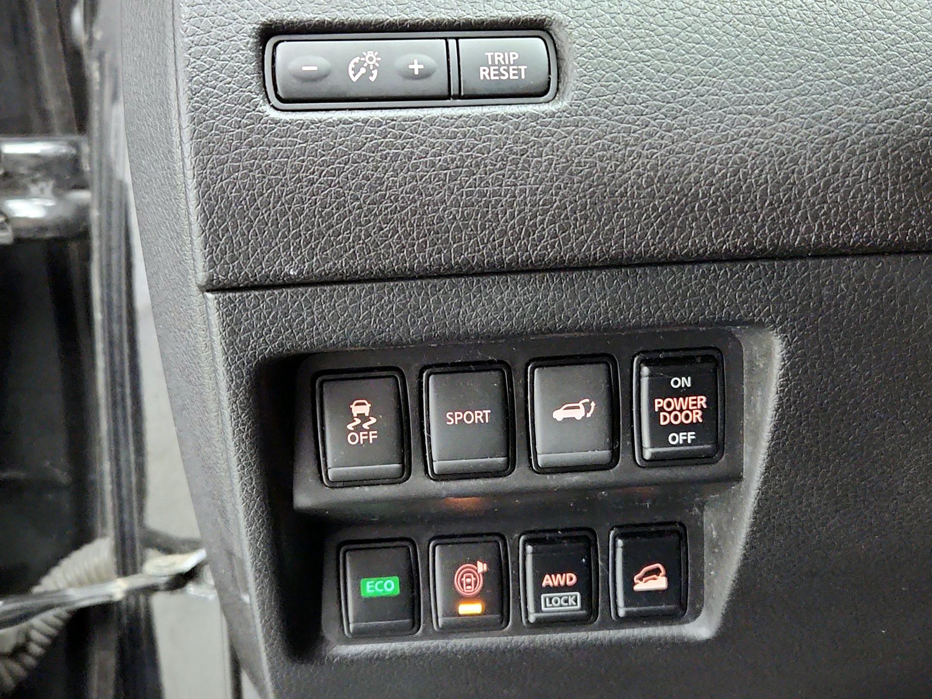 Thumbnail: 2016 Nissan Rogue - 13