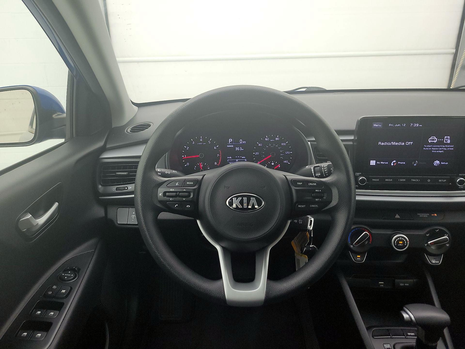 Thumbnail: 2021 Kia Rio - 10