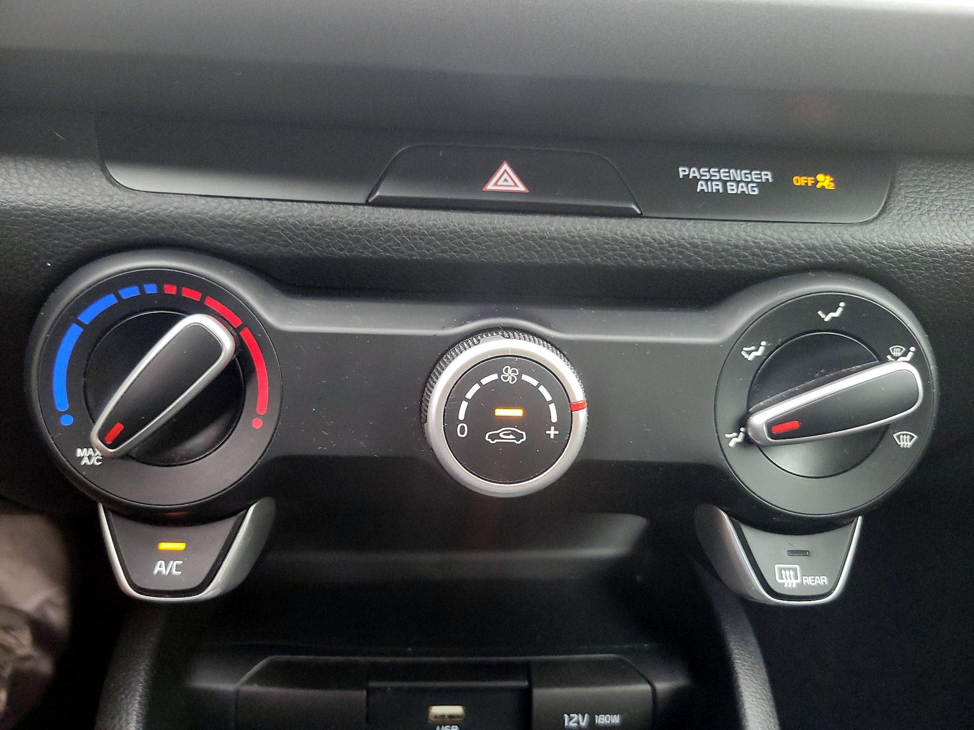 Thumbnail: 2021 Kia Rio - 16