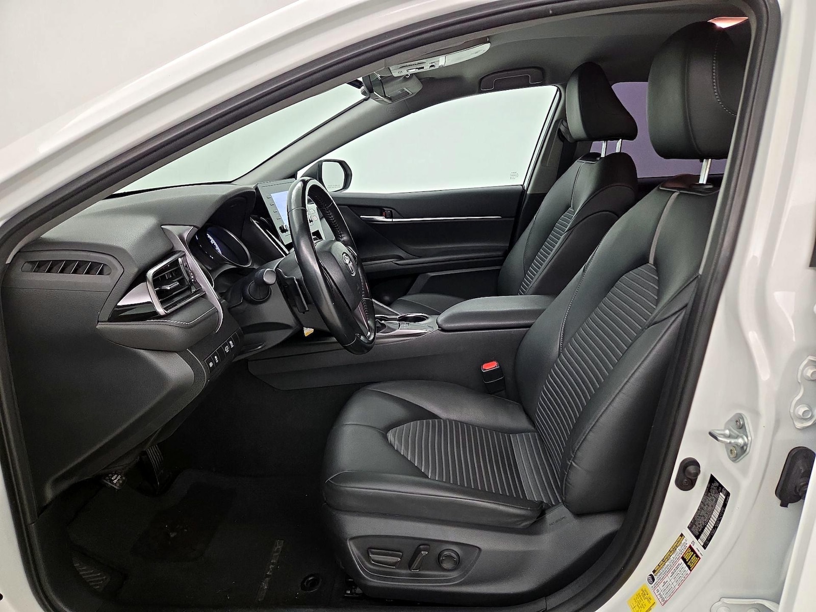 Power Seat(s) & Side Airbags