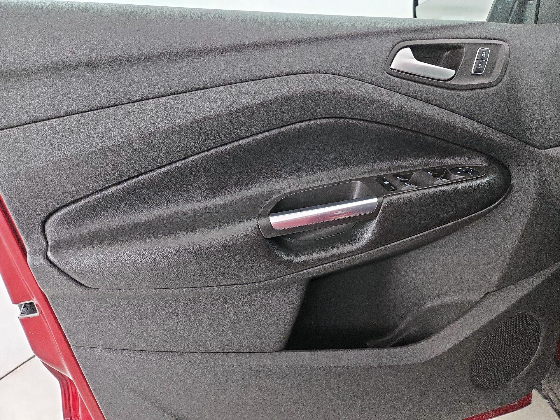 Thumbnail: 2016 Ford Escape - 12