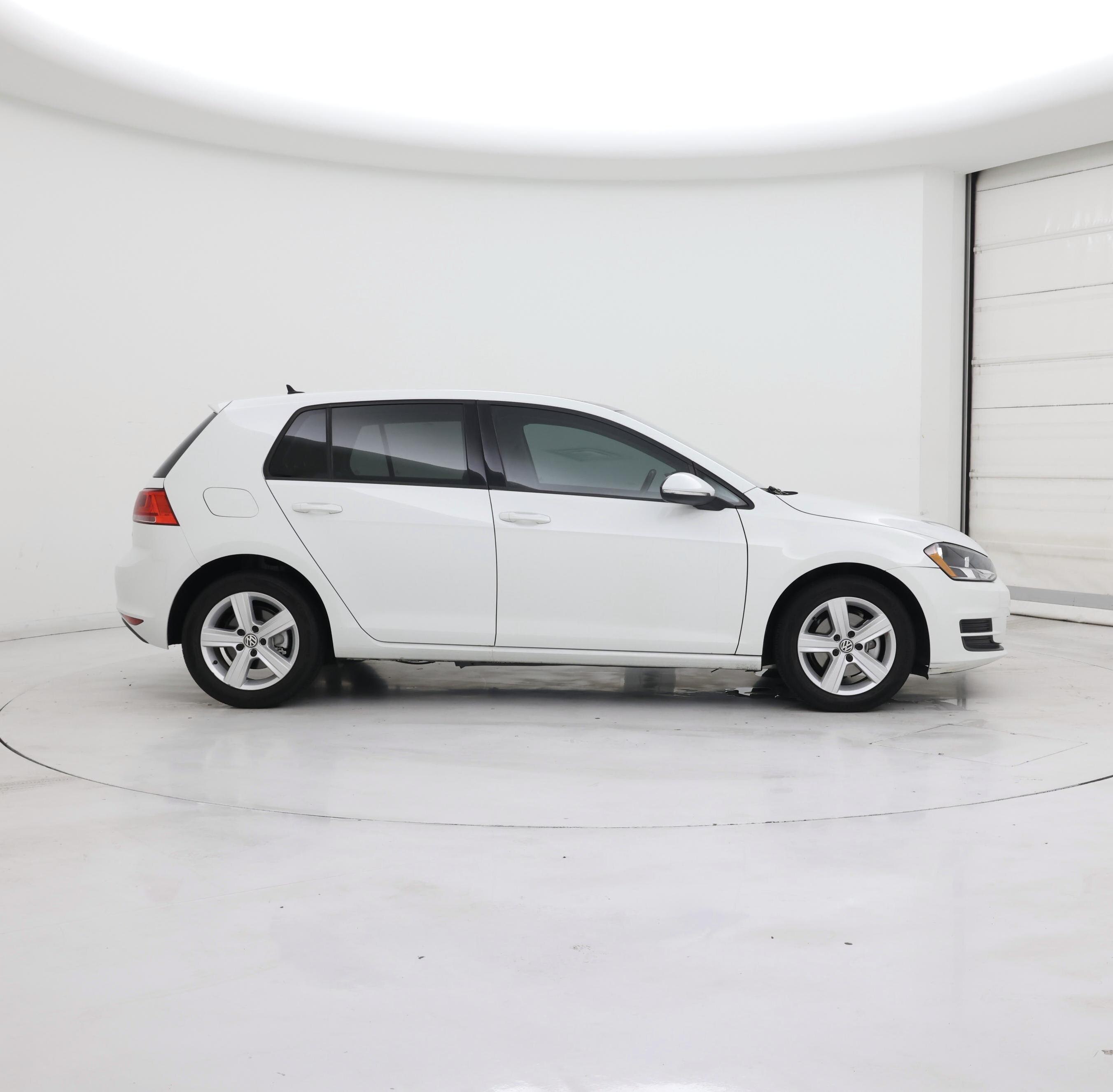 Thumbnail: 2017 Volkswagen Golf - 7