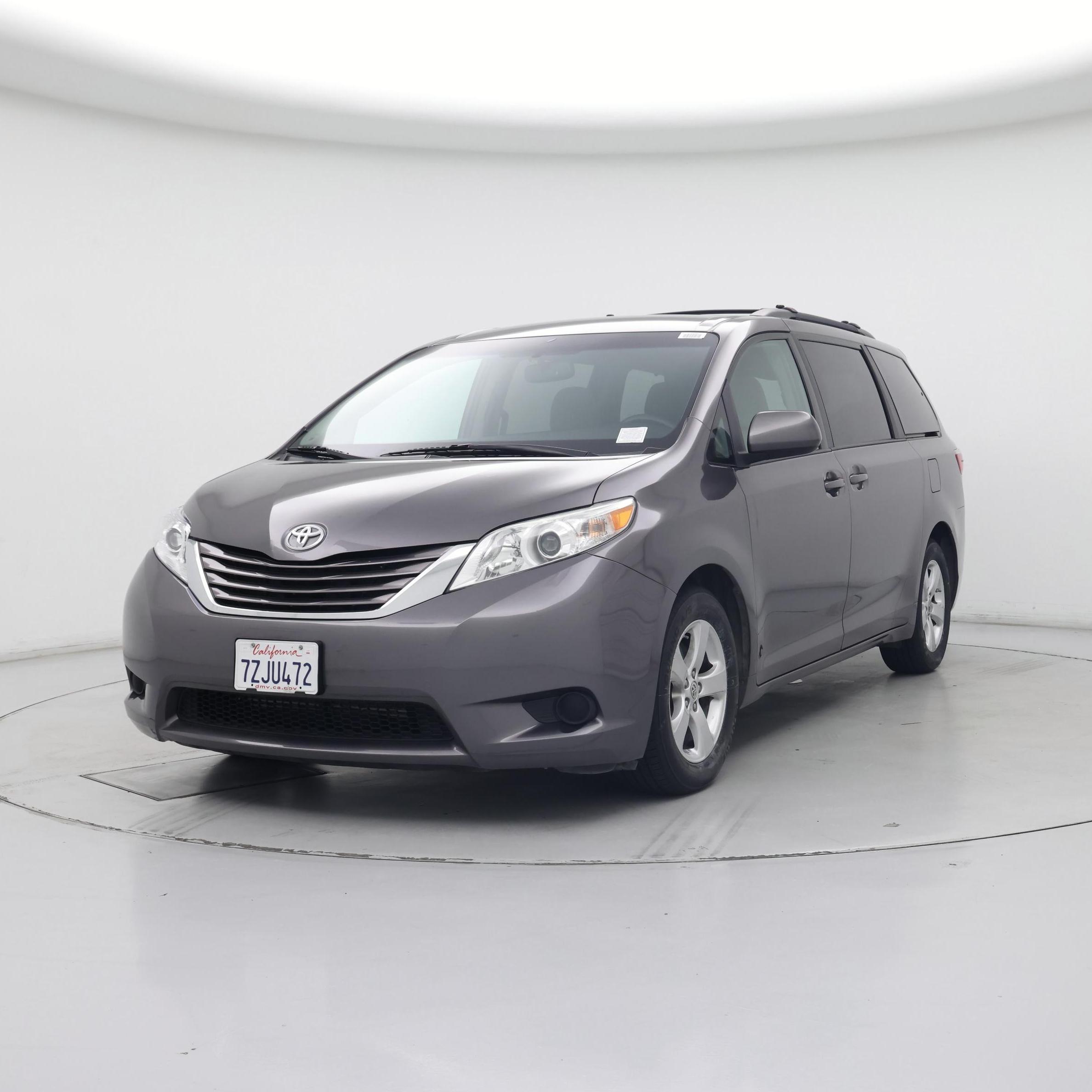 Thumbnail: 2017 Toyota Sienna - 4