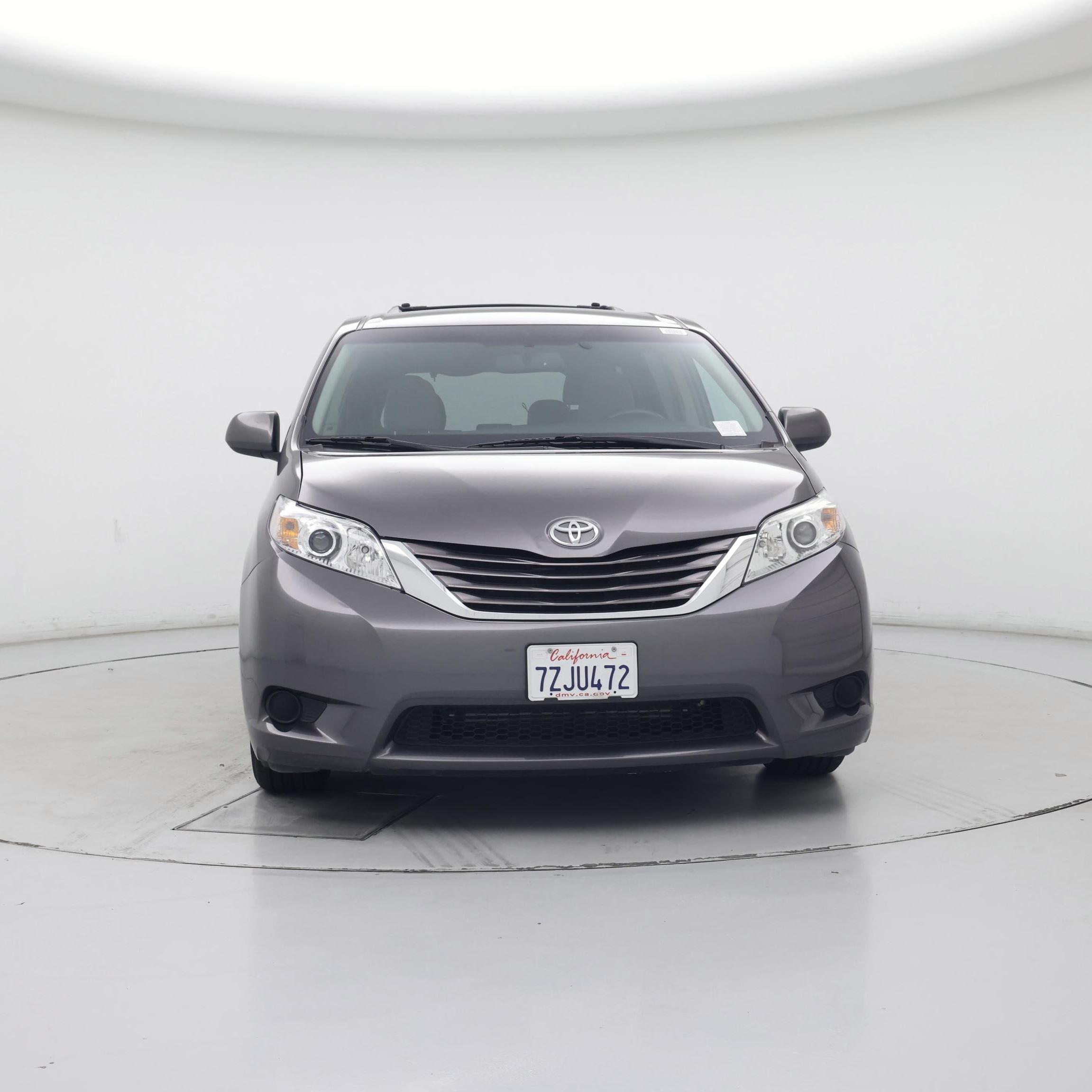 Thumbnail: 2017 Toyota Sienna - 5